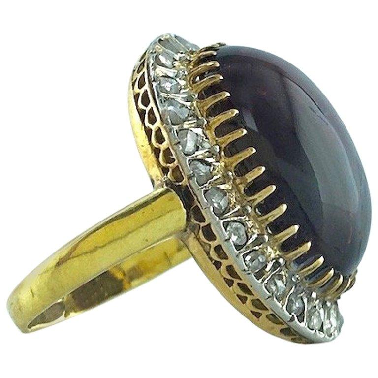 Antique Cabochon Garnet Diamond Gold Ring In Excellent Condition In Geneva, CH