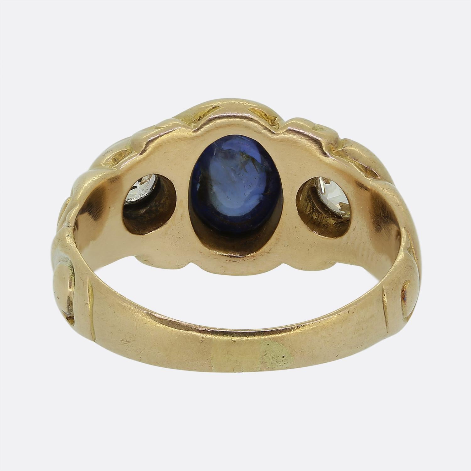 Antique Cabochon Sapphire and Diamond Three-Stone Ring In Good Condition For Sale In London, GB