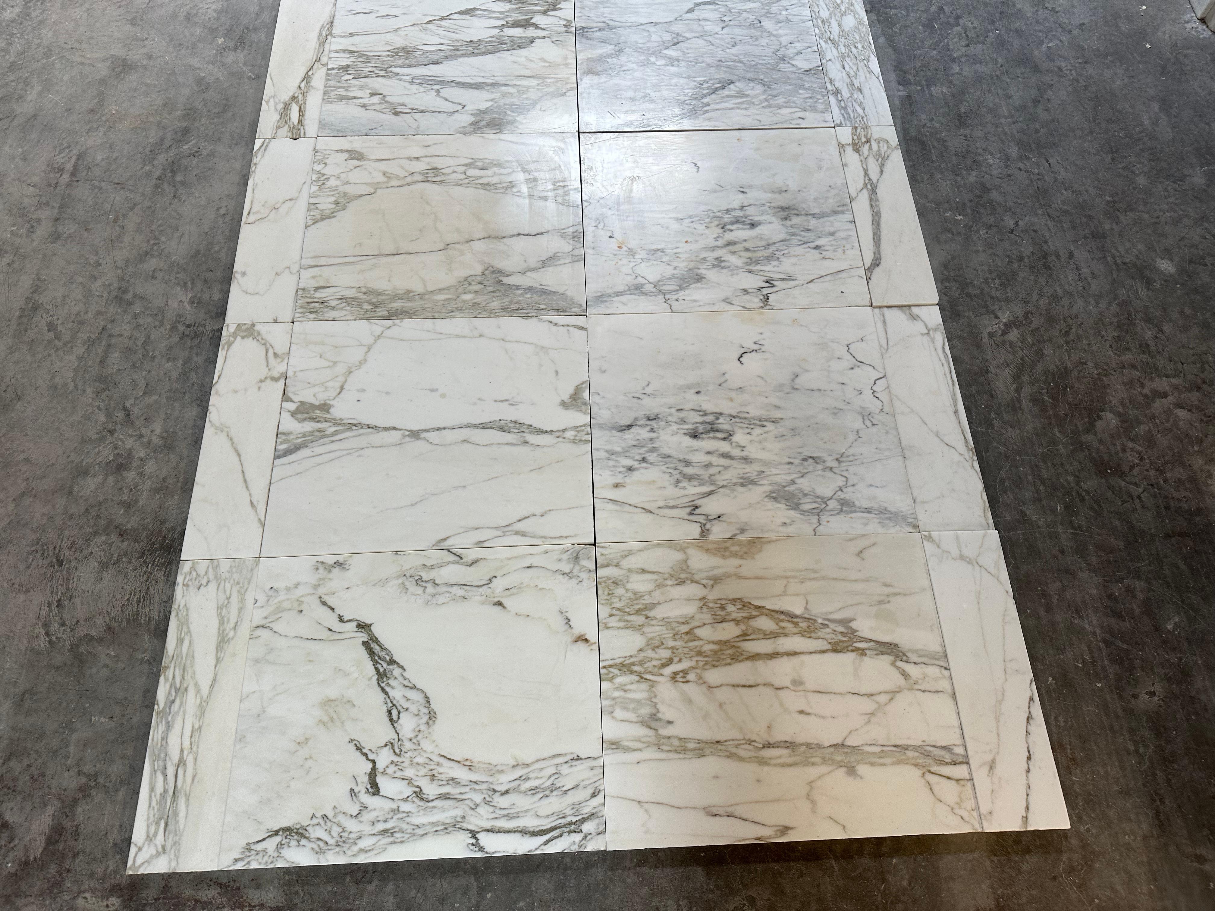 Antique Calacatta Marble Flooring In Good Condition For Sale In Haarlem, Noord-Holland