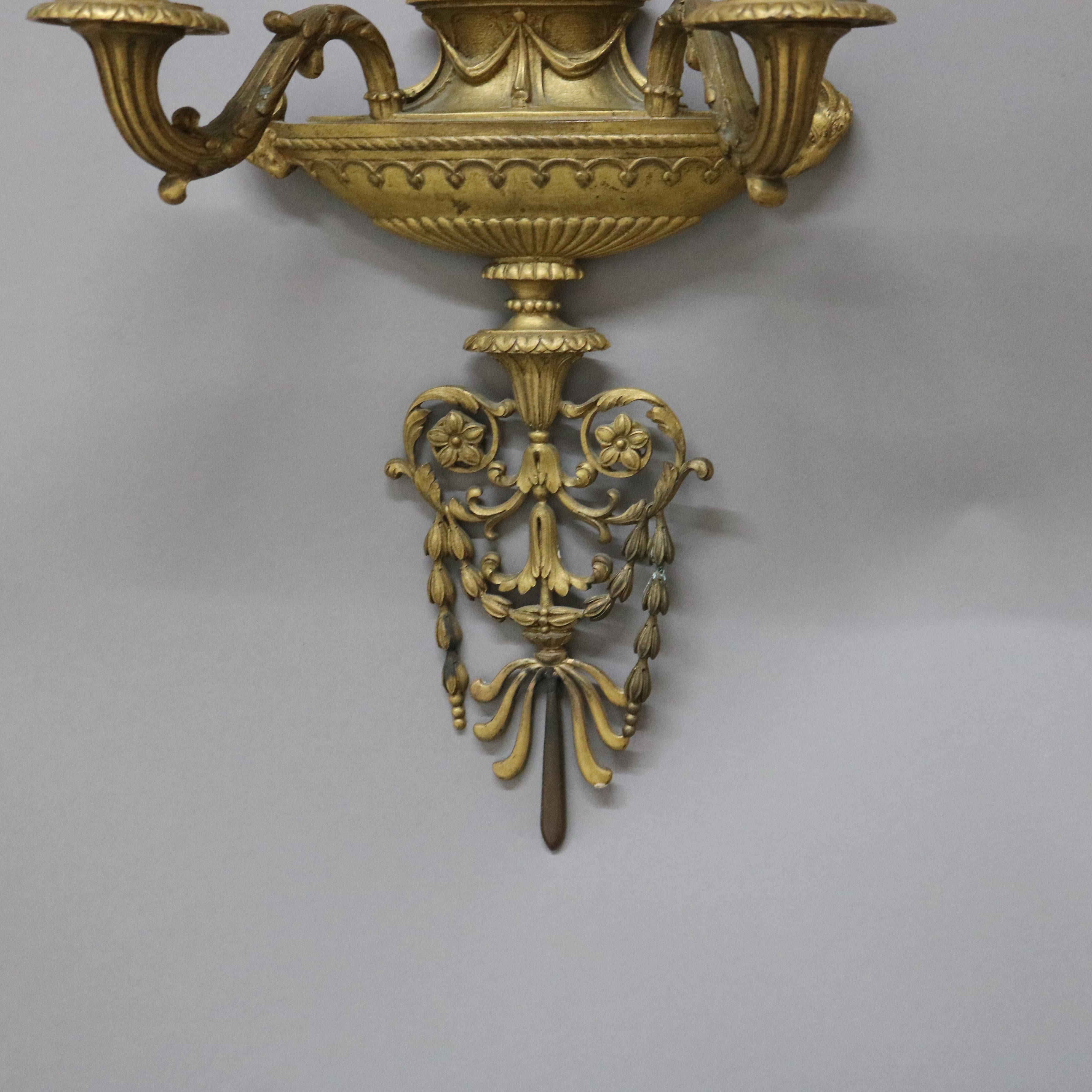 Antico Caldwell & Co. Applique a due candele in bronzo Impero Francese con guarnizione In condizioni buone in vendita a Big Flats, NY