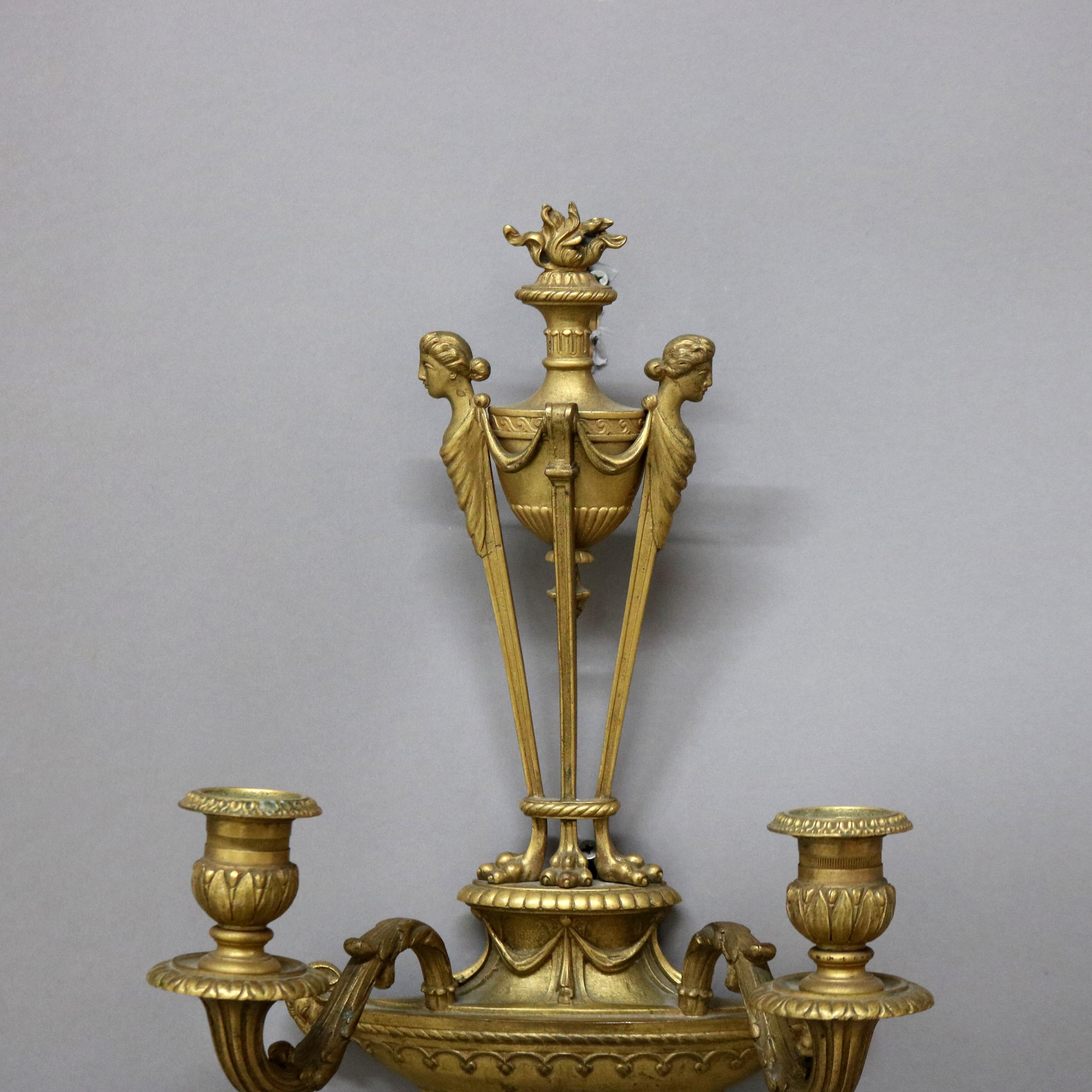 Bronzo Antico Caldwell & Co. Applique a due candele in bronzo Impero Francese con guarnizione in vendita