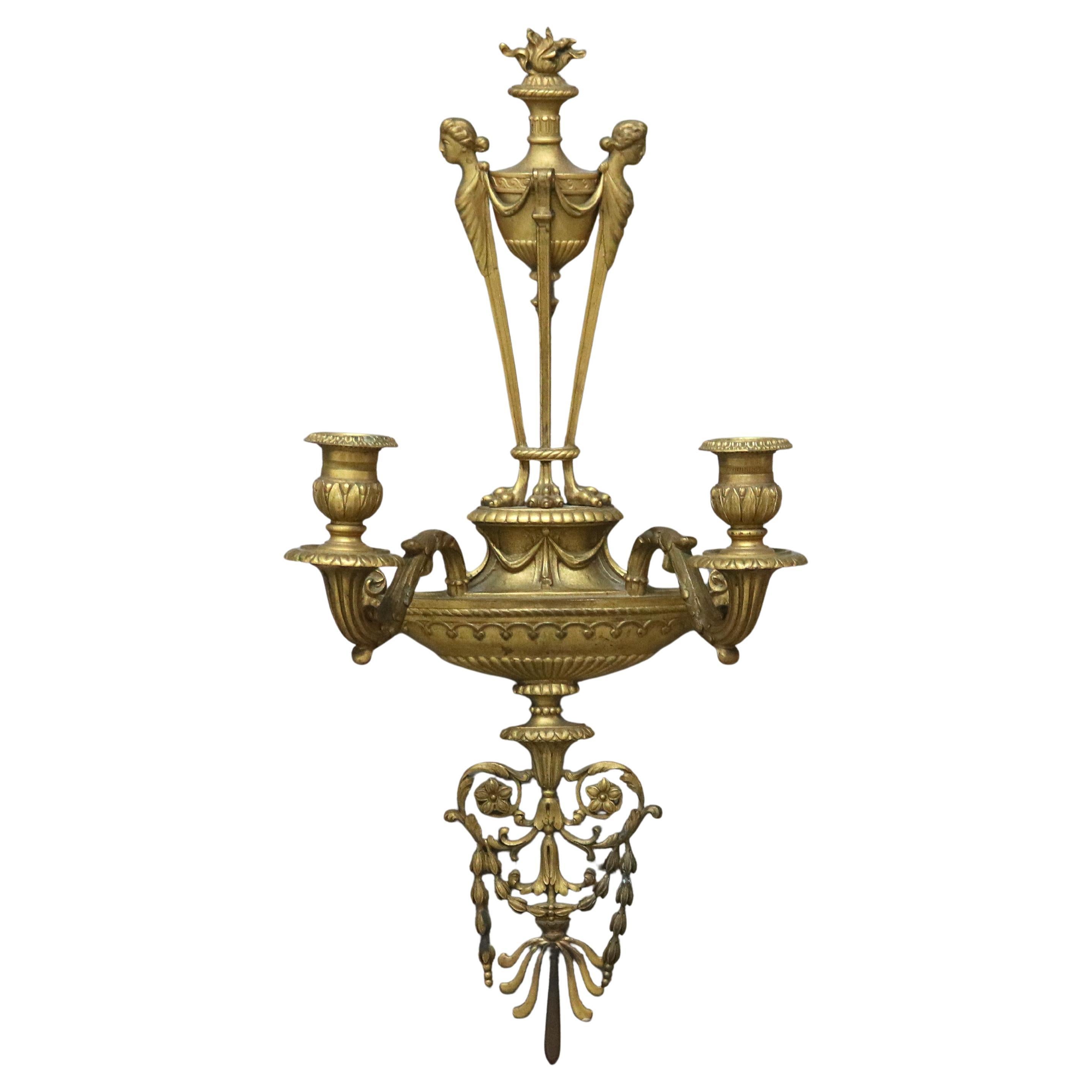 Antiquités Caldwell & Co. Applique murale Empire française à deux bougies en bronze avec sceau