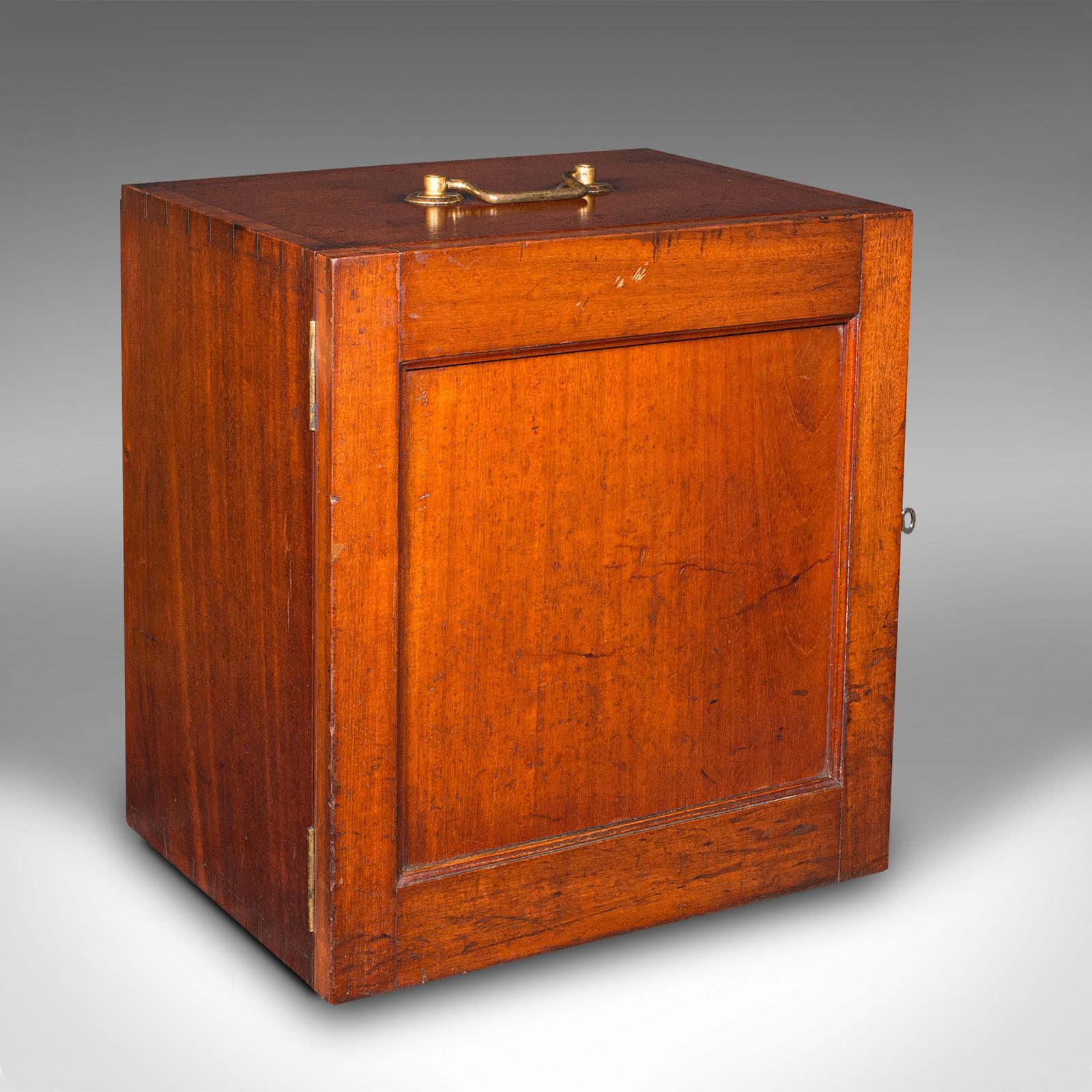 This is an antique calligrapher's case. An English, mahogany 3 drawer specimen cabinet, dating to the mid Victorian period, circa 1860.

Quality craftsmanship to this delightful storage case
Displays a desirable aged patina and in good