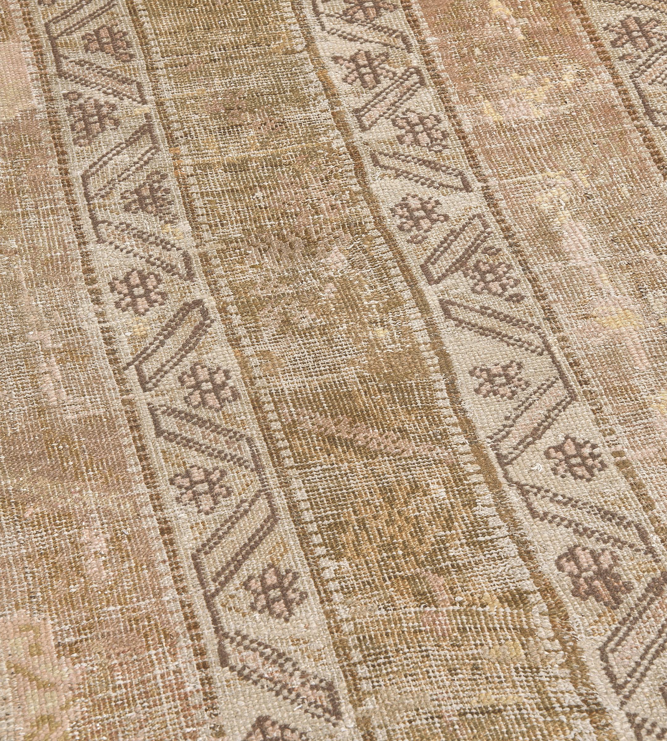 Noué à la main Chemin de table antique en laine à rayures florales Camel-Brown en vente