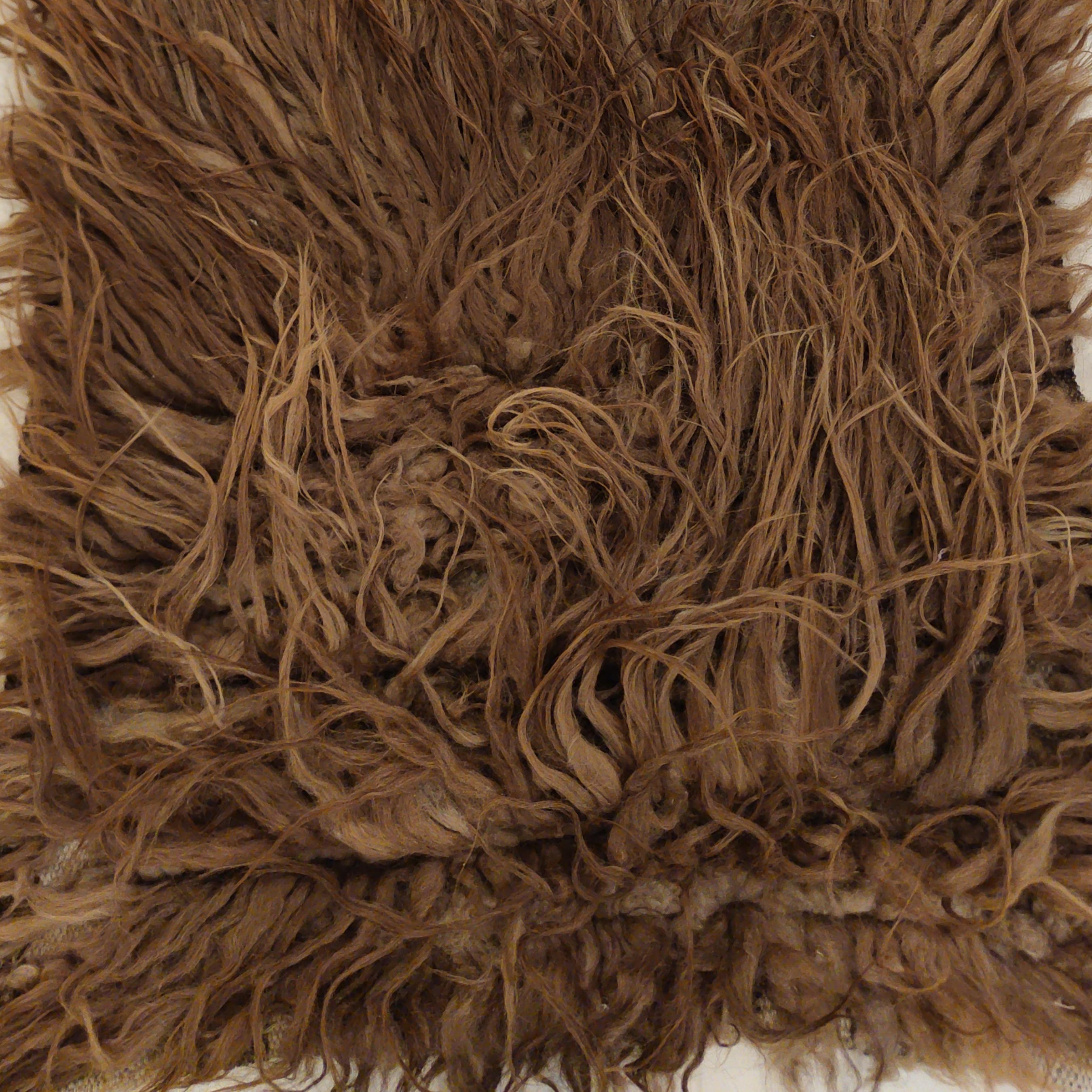 Noué à la main Ancien tapis à poils de chameau chinois primitif  en vente