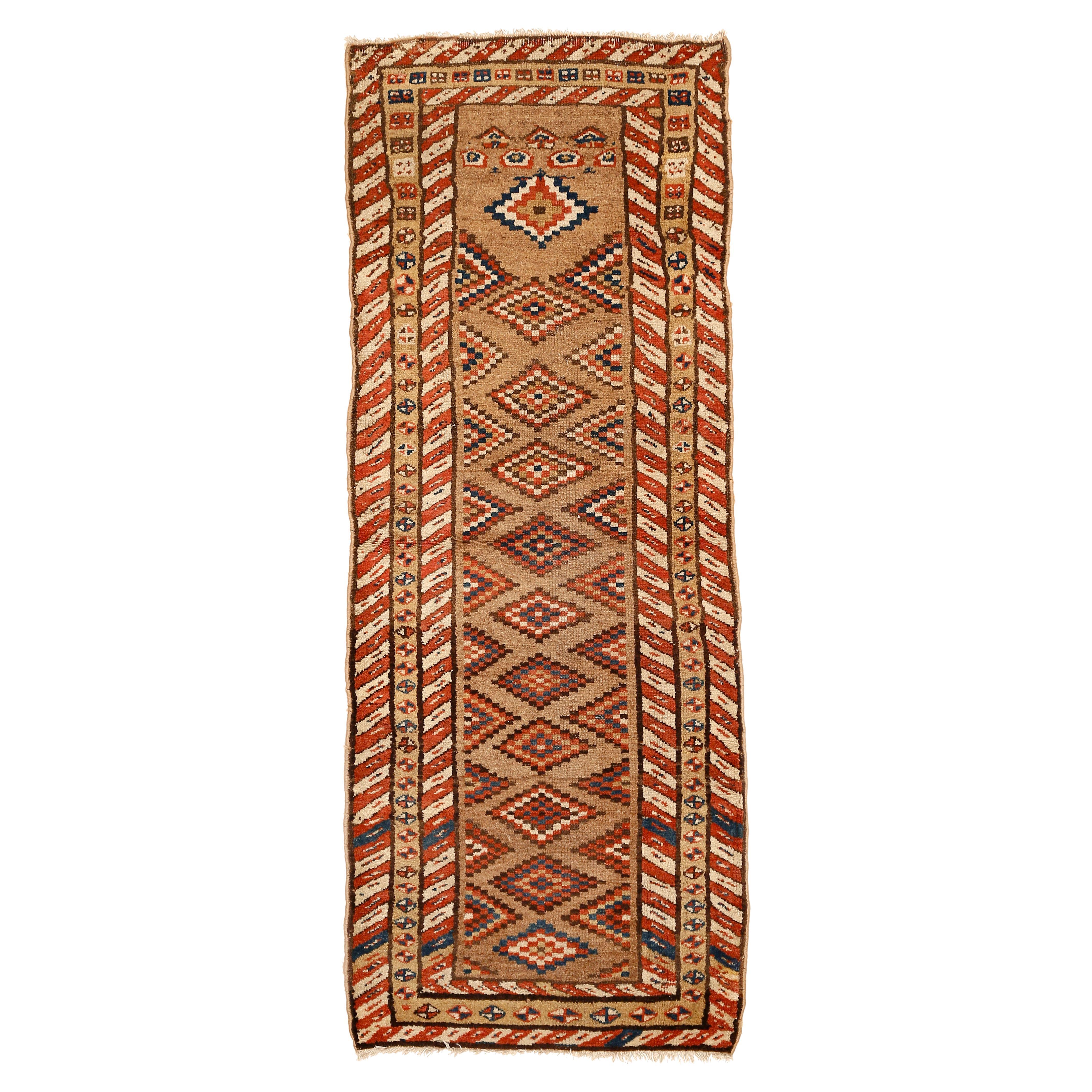 Tapis de course étroit Hamadan en poils de chameau anciens en vente