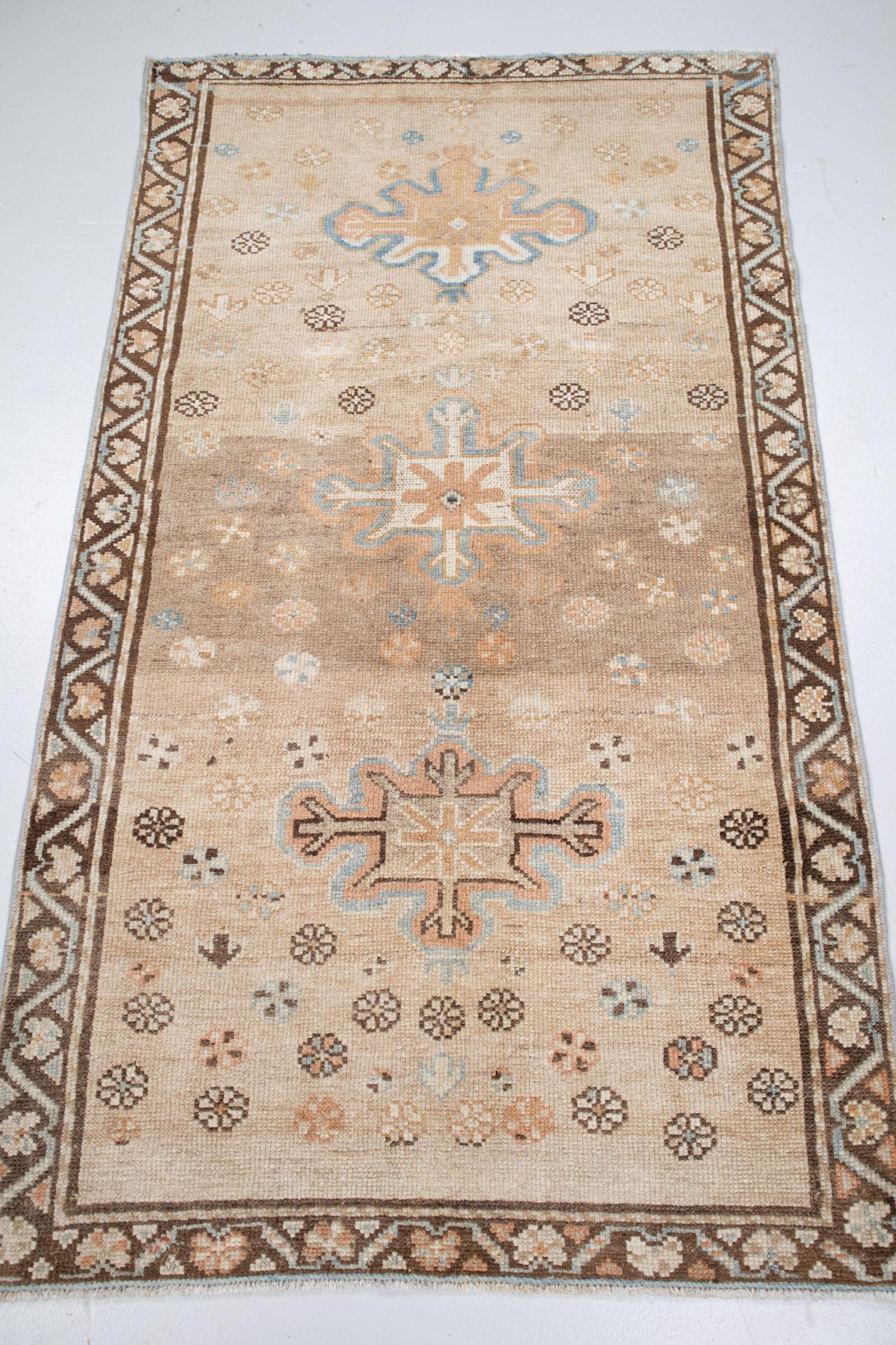 Antique Camel Hair Sarab Rug S-R5541 In Good Condition For Sale In West Palm Beach, FL