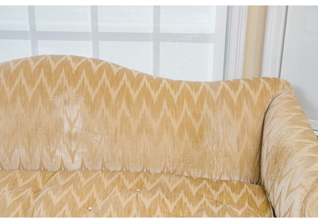 Antikes Kamelienholz-Sofa mit geschnitzten, Haarigen Pfotenfüßen im Angebot 3