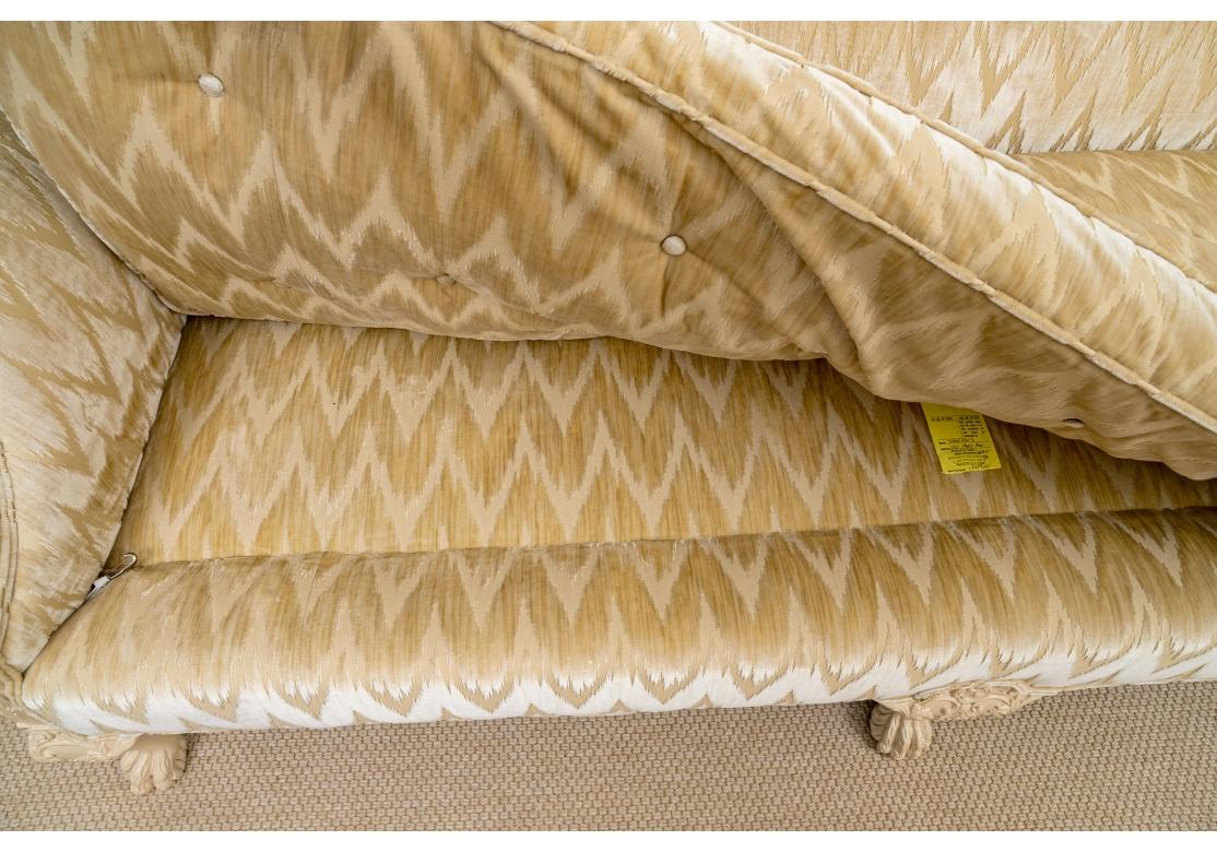 Antikes Kamelienholz-Sofa mit geschnitzten, Haarigen Pfotenfüßen im Angebot 6