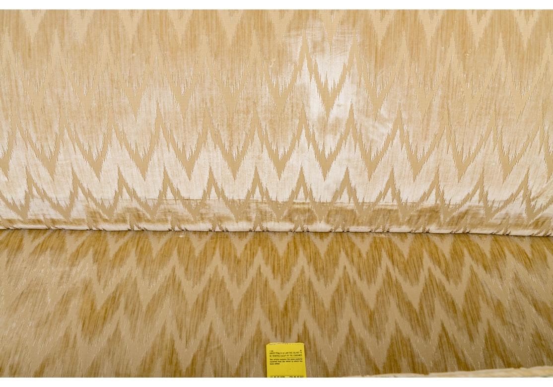 Antikes Kamelienholz-Sofa mit geschnitzten, Haarigen Pfotenfüßen im Angebot 10