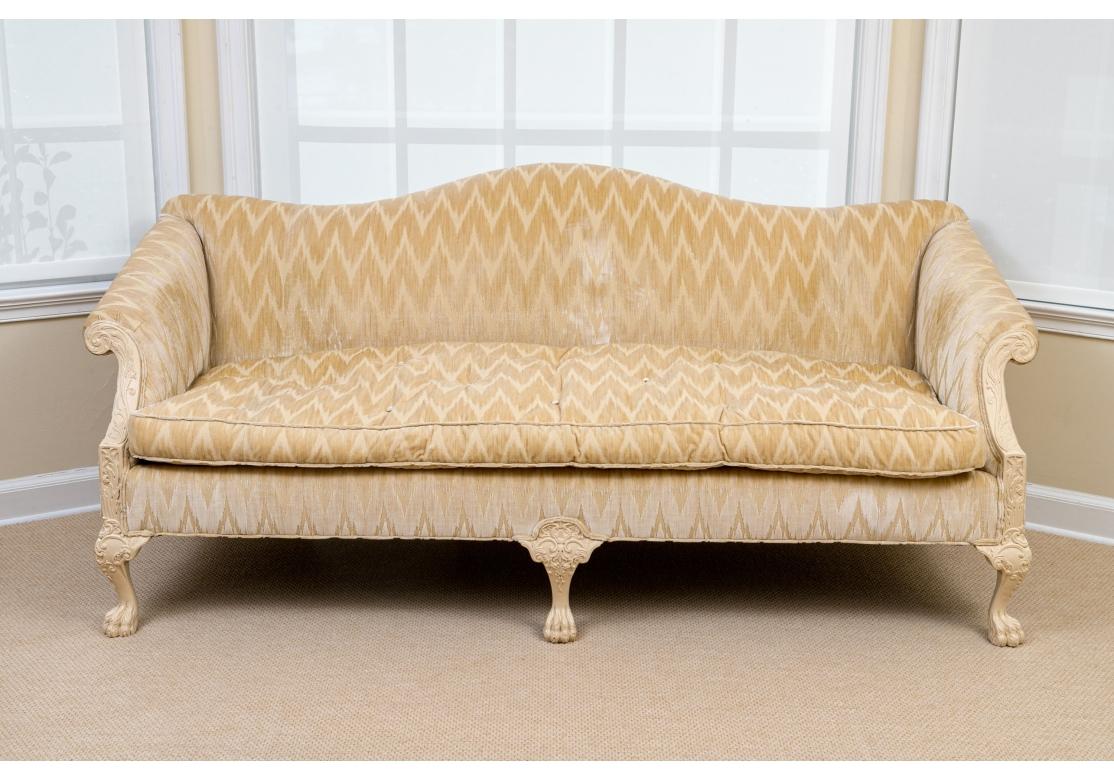 Antikes Kamelienholz-Sofa mit geschnitzten, Haarigen Pfotenfüßen (19. Jahrhundert) im Angebot
