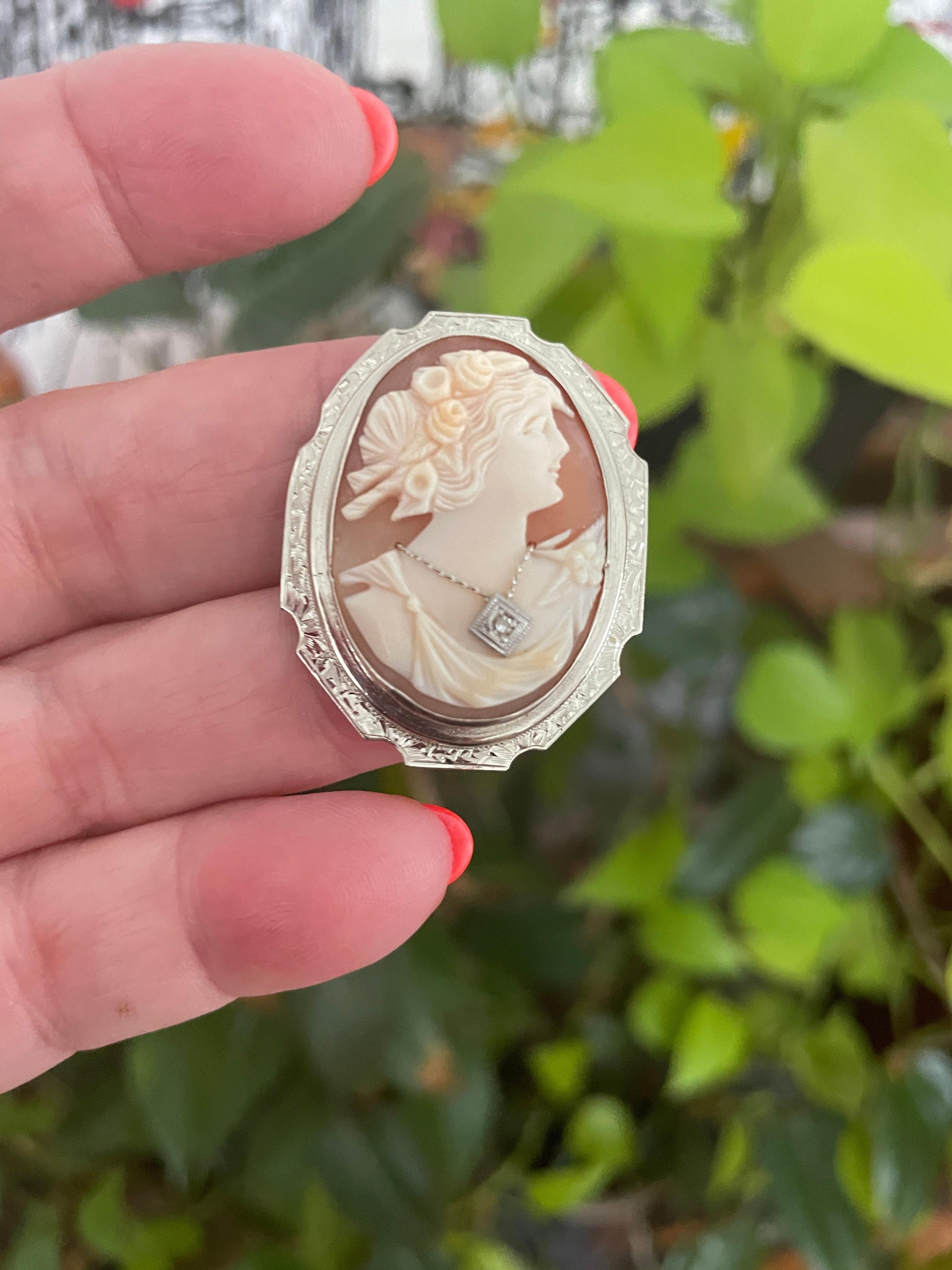 Antique Cameo 14 Karat White Gold Brooch Diamond Pendant In Good Condition For Sale In Wallkill, NY