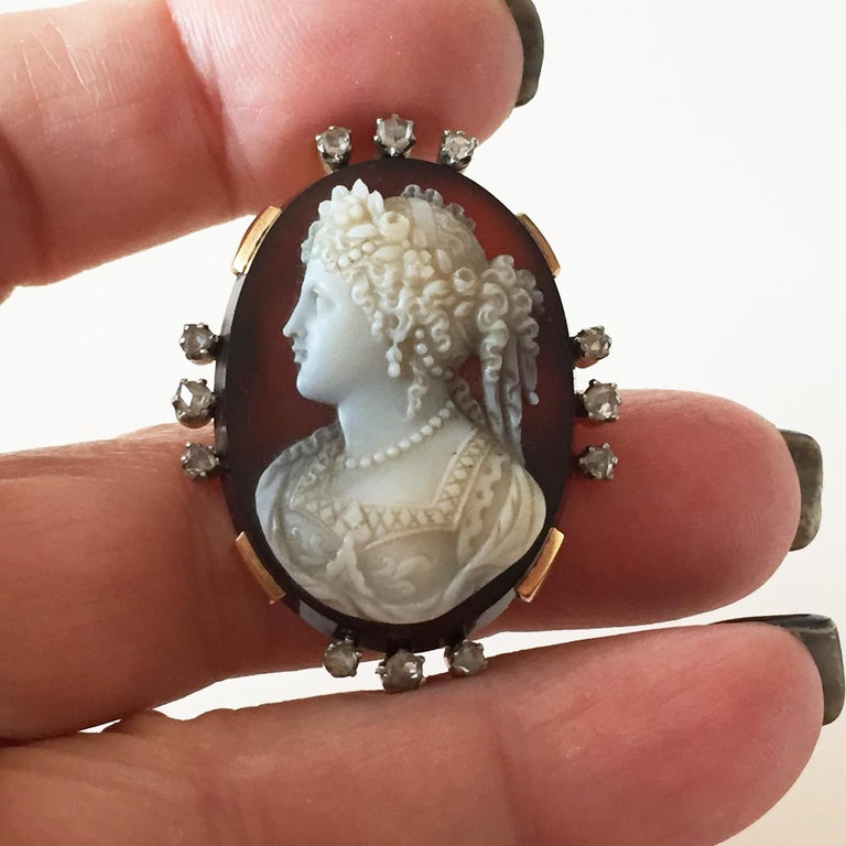 Pendentif Broche En Or Jaune 18 Carats Avec Camée Sardonique - 40 Mm, Neuf étiqueté