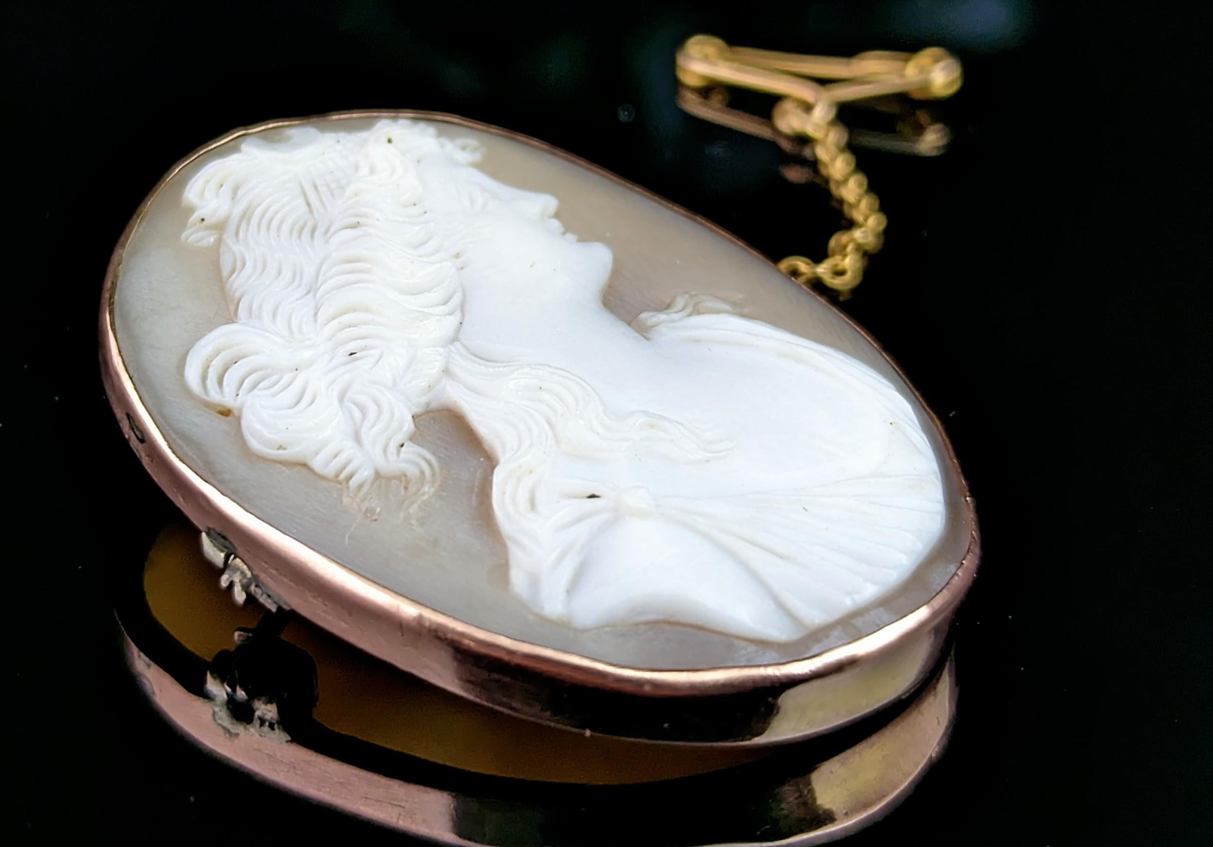 Edwardian Antique Cameo brooch, Nyx goddess, 9k rose gold  For Sale
