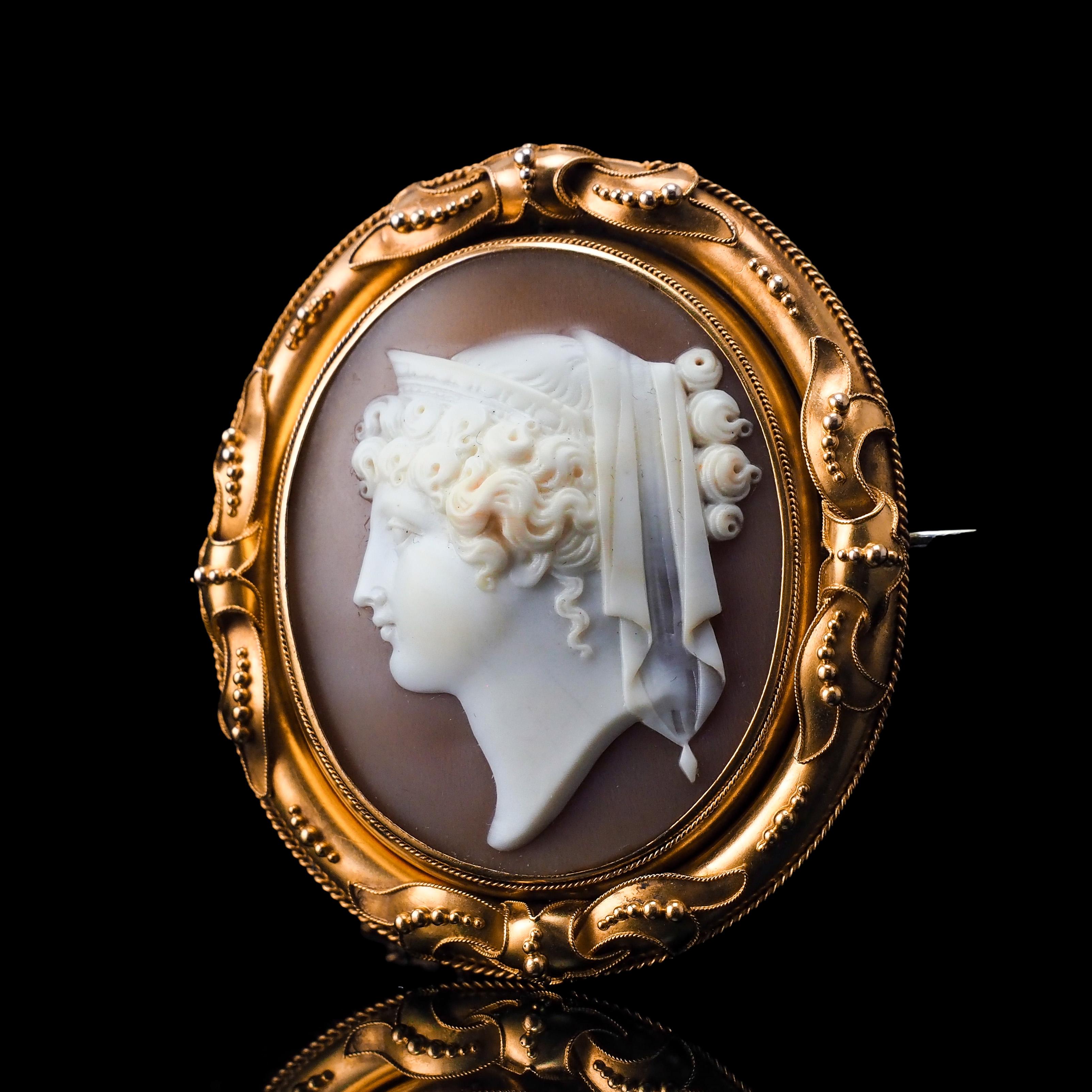 Antique Cameo Brooch Pendant Necklace 18K Gold - Victorian c.1860 For Sale 10