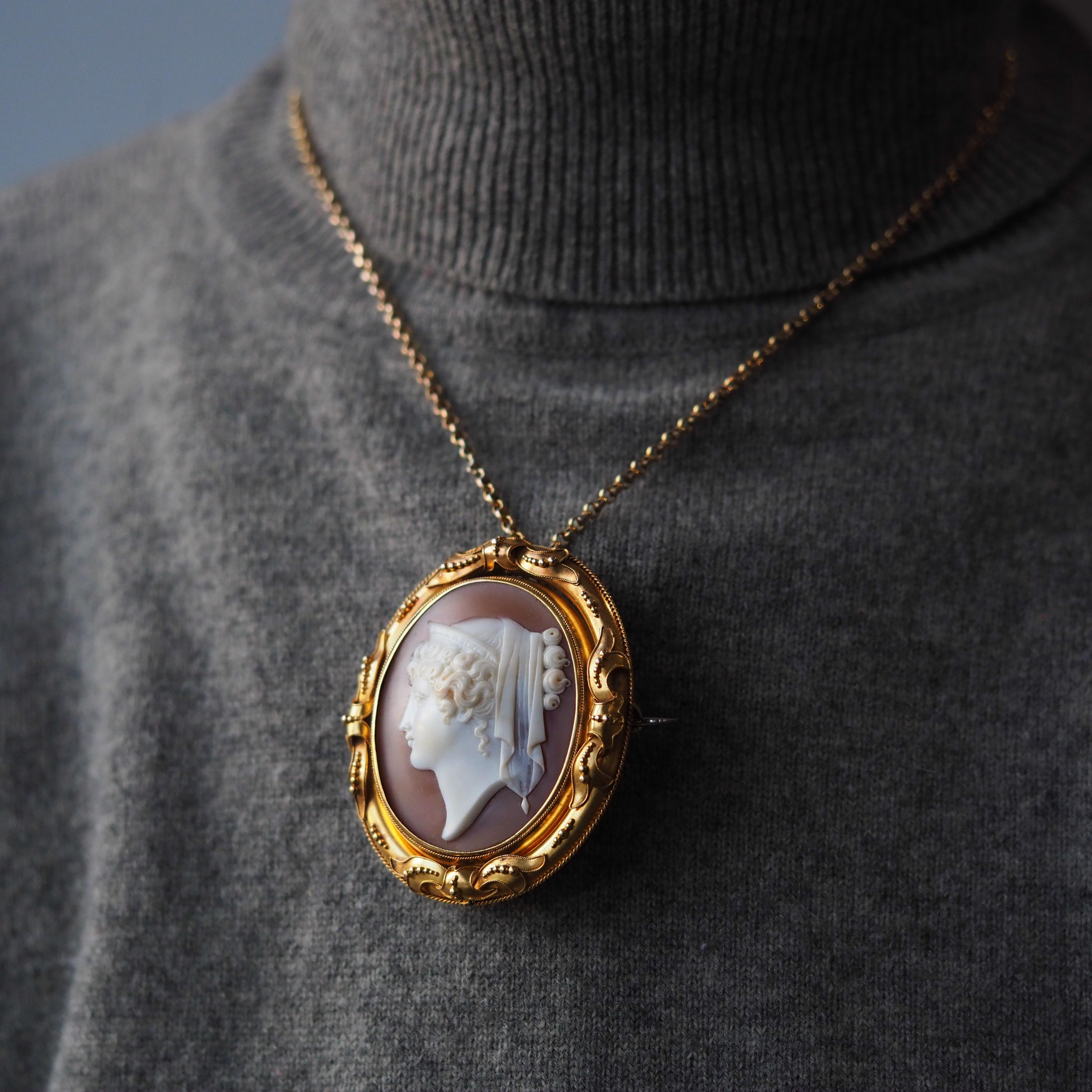 Antique Cameo Brooch Pendant Necklace 18K Gold - Victorian c.1860 For Sale 15