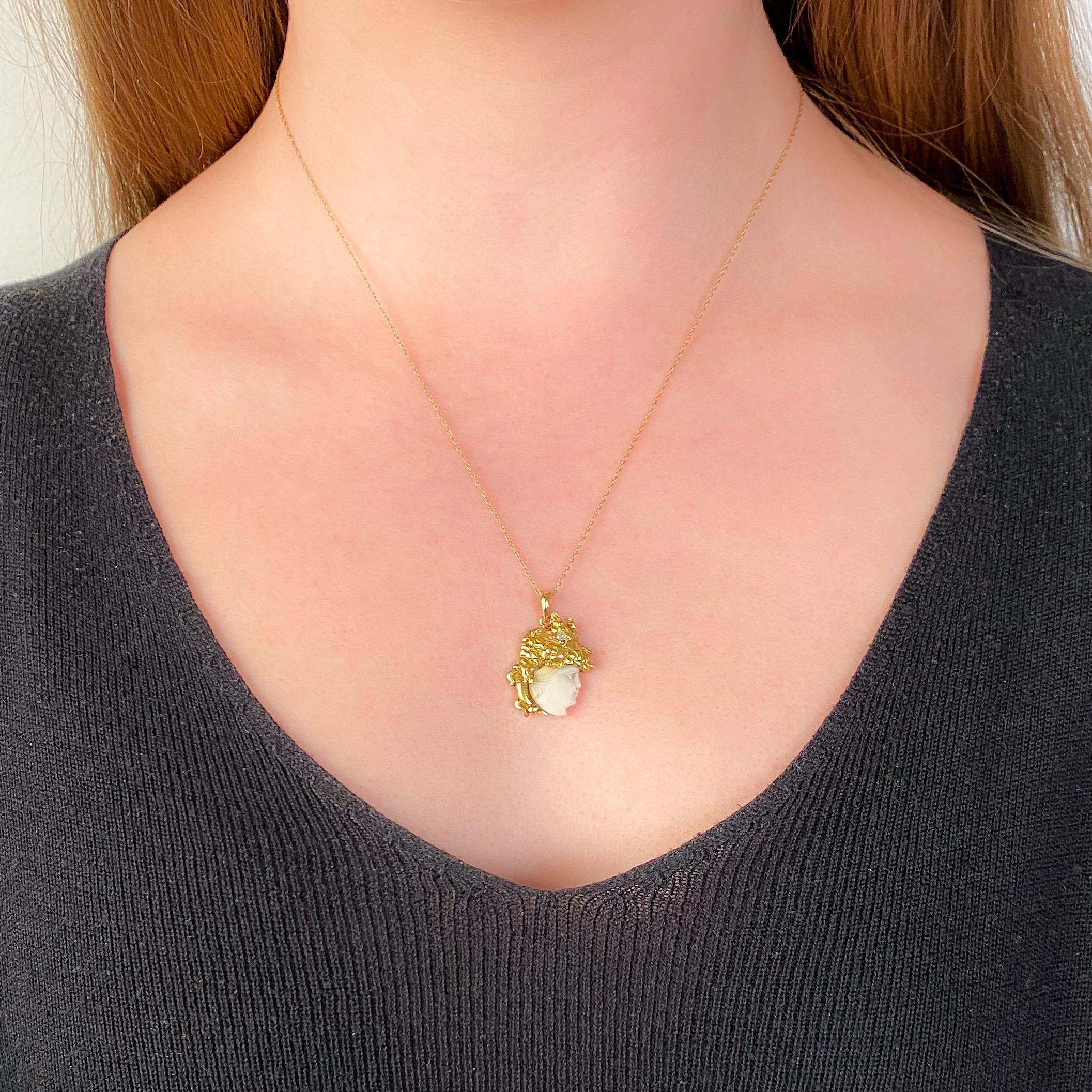 Antiker Kamee-Anhänger aus 14k Gold Damen im Angebot