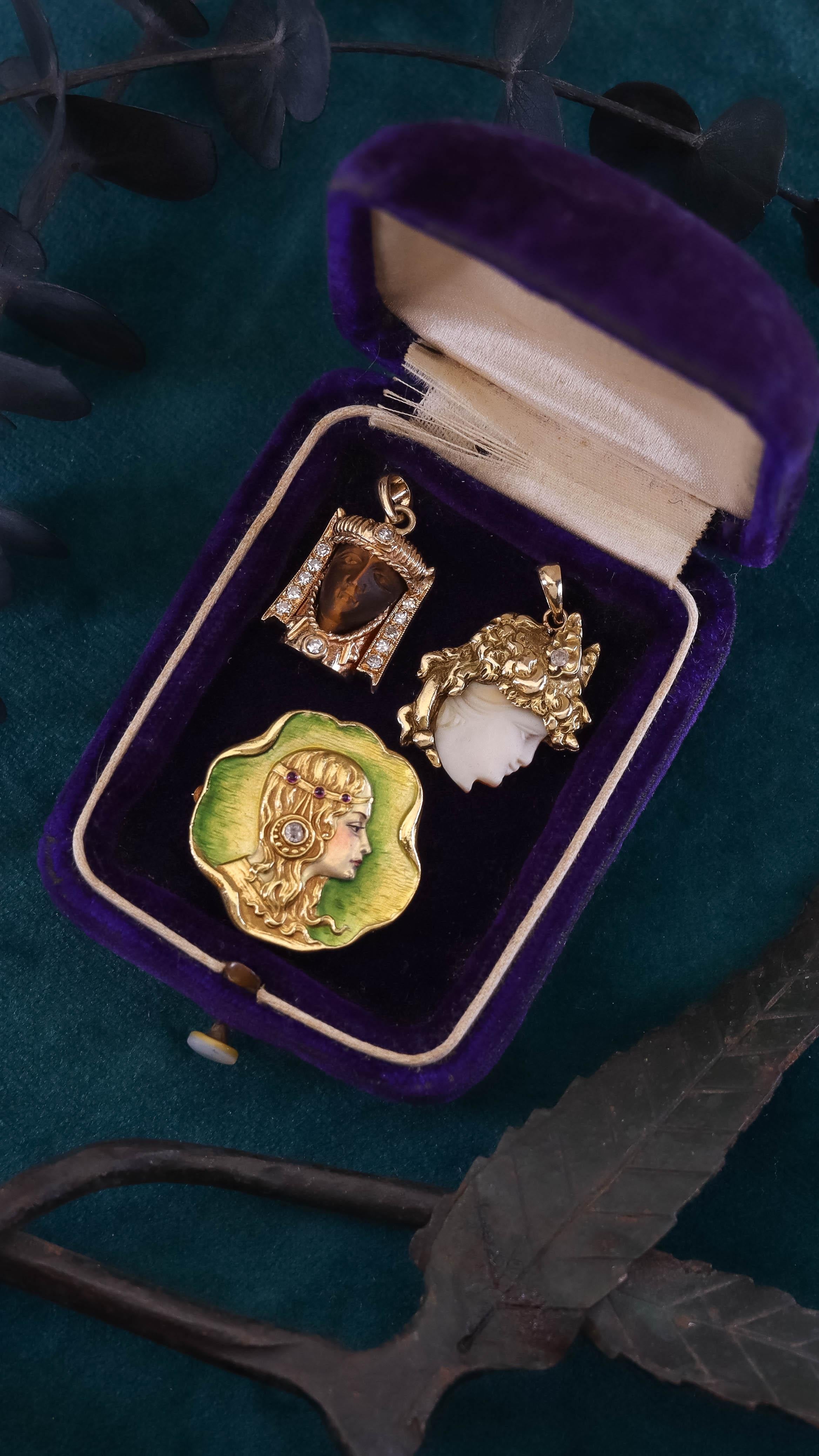 Pendentif de conversion camée antique en or 14k en vente 2