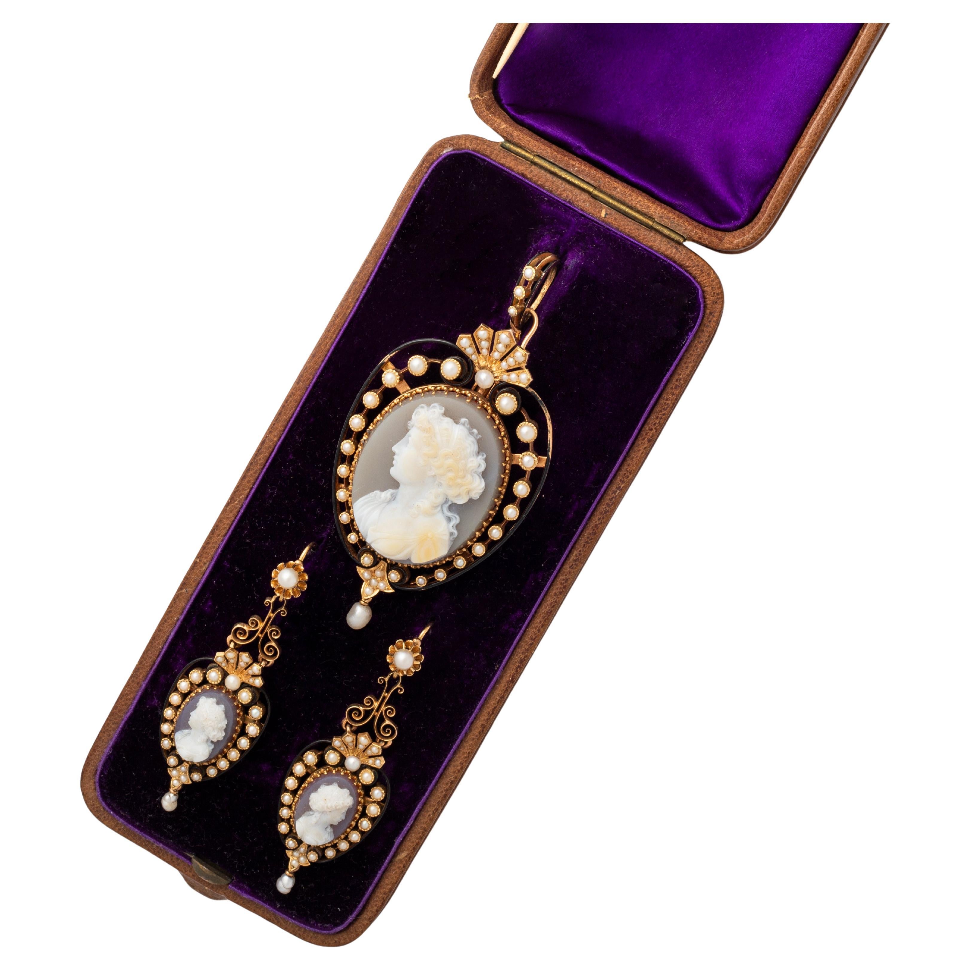 Antique Cameo Gold Pearl Set For Sale