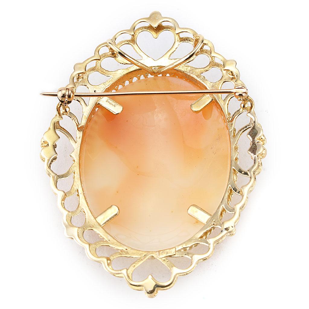 Antique Cameo Pin and Pendant with Heart Bezel in 14k Yellow Gold In Excellent Condition For Sale In Chicago, IL