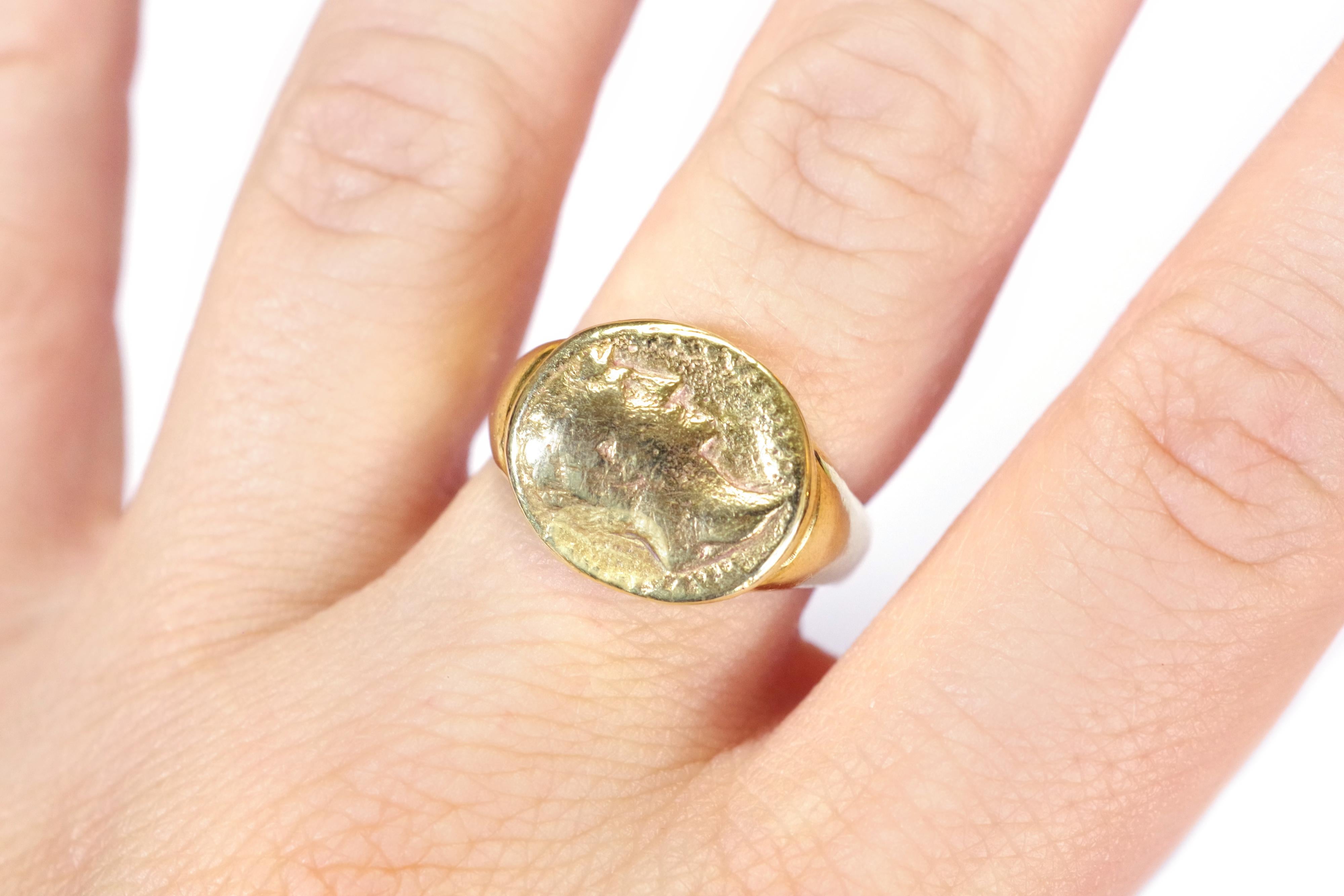 Antique Cameo Ring Gold and Bronze In Fair Condition For Sale In PARIS, FR