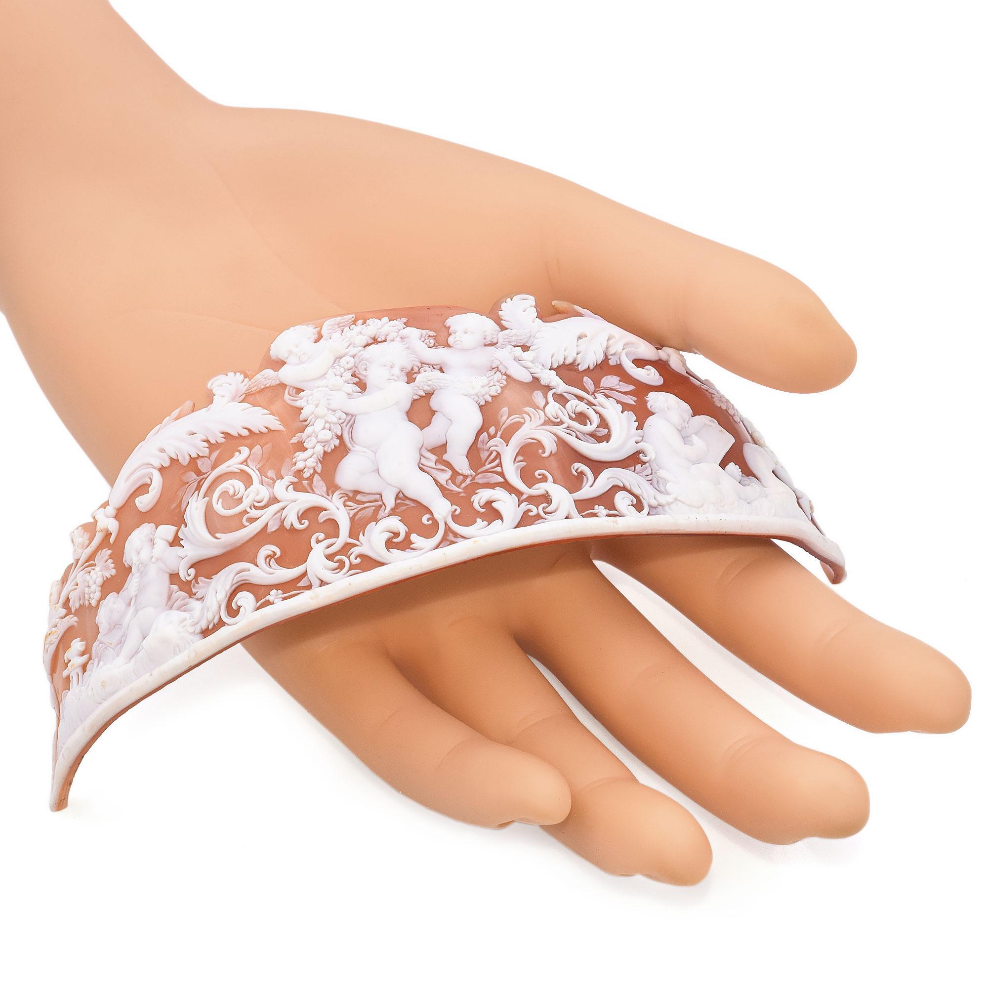 Antico cammeo firmato G. Stella Tiara in vendita 1