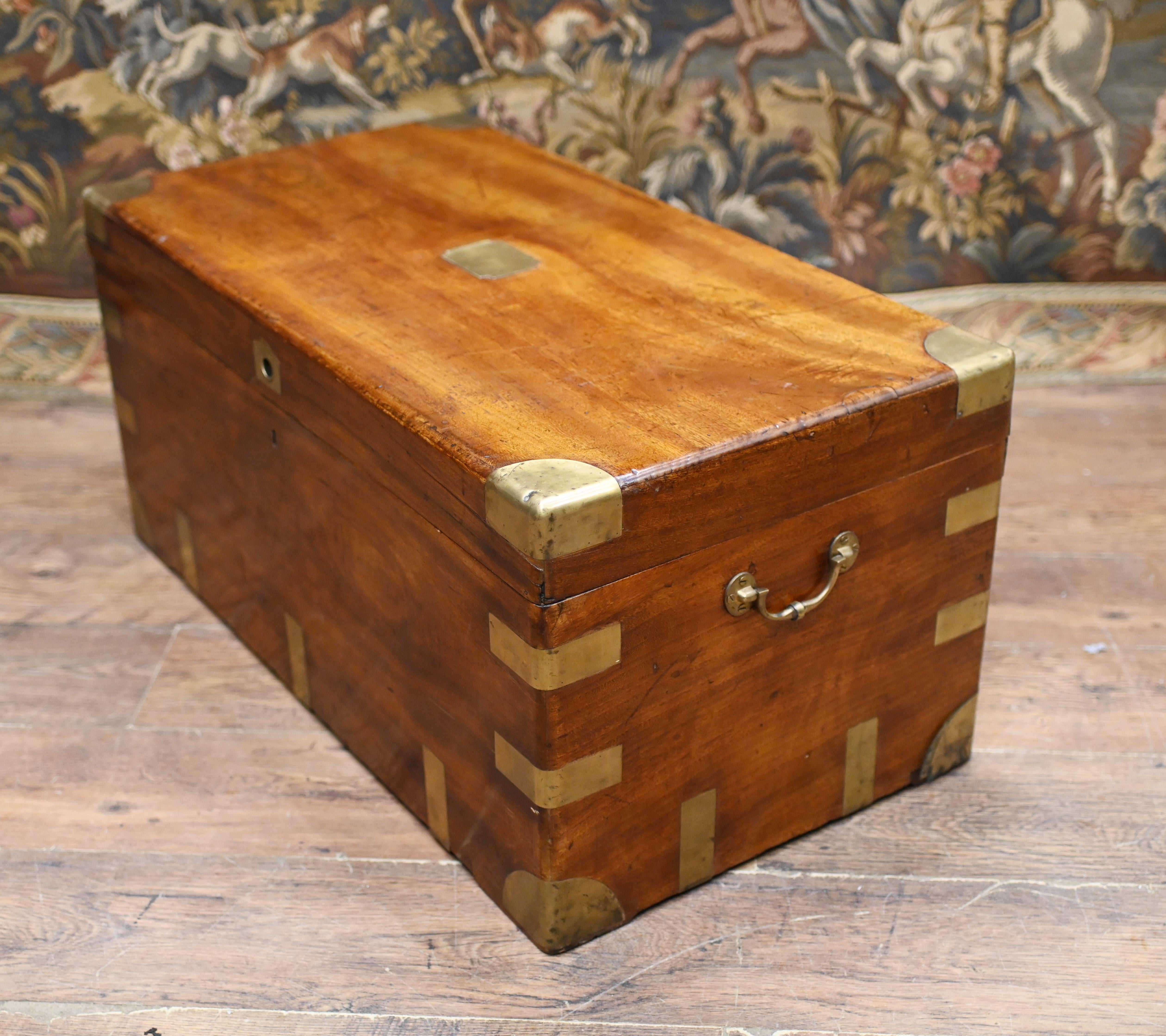 Antique Campaign Chest Camphor Luggage Box Case 1880 In Good Condition For Sale In Potters Bar, GB