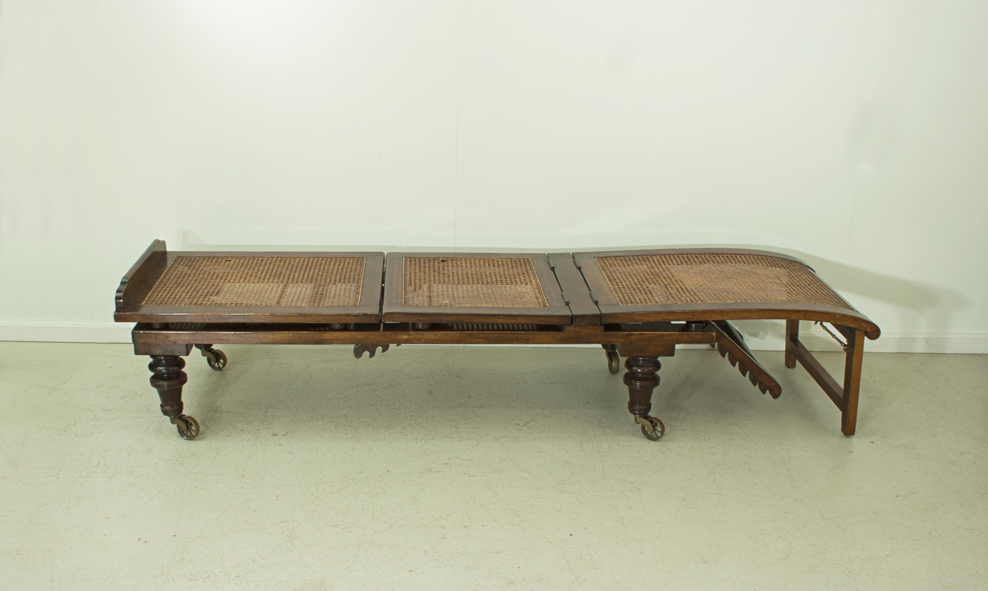 Antique Campaign Reclining Day Bed by Alfred Carter's Patent In Good Condition In Oxfordshire, GB