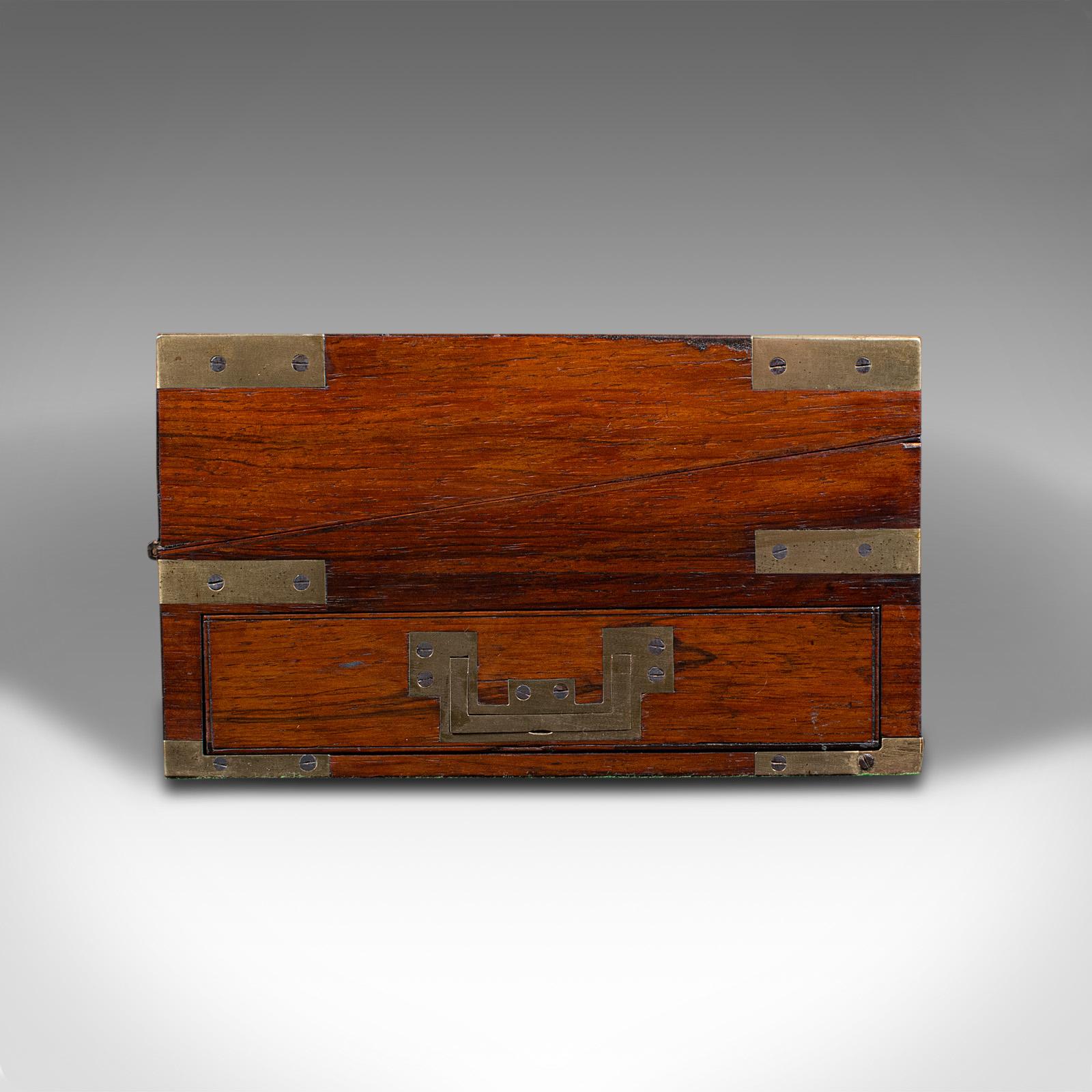Antique Campaigner Writing Slope, English, Walnut, Correspondence Box, Victorian en vente 1