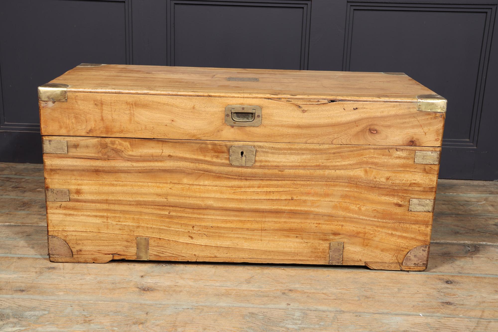 Antique Camphor Wood box In Good Condition In Paddock Wood Tonbridge, GB