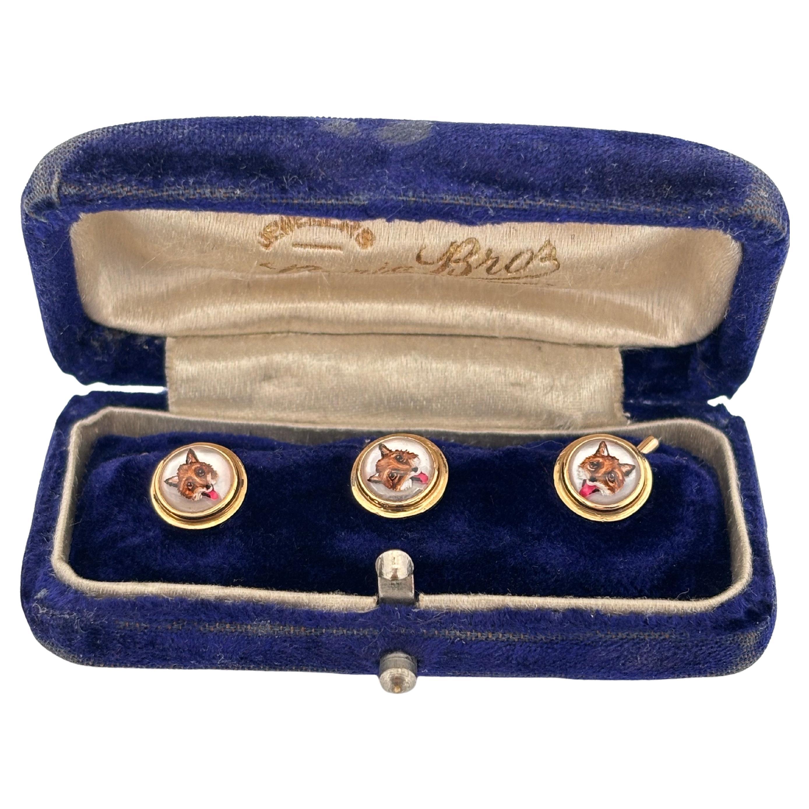 Antique Canadian Set Of Three 14K Yellow Gold Reverse Painted Fox Buttons In Good Condition For Sale In Sewickley, PA