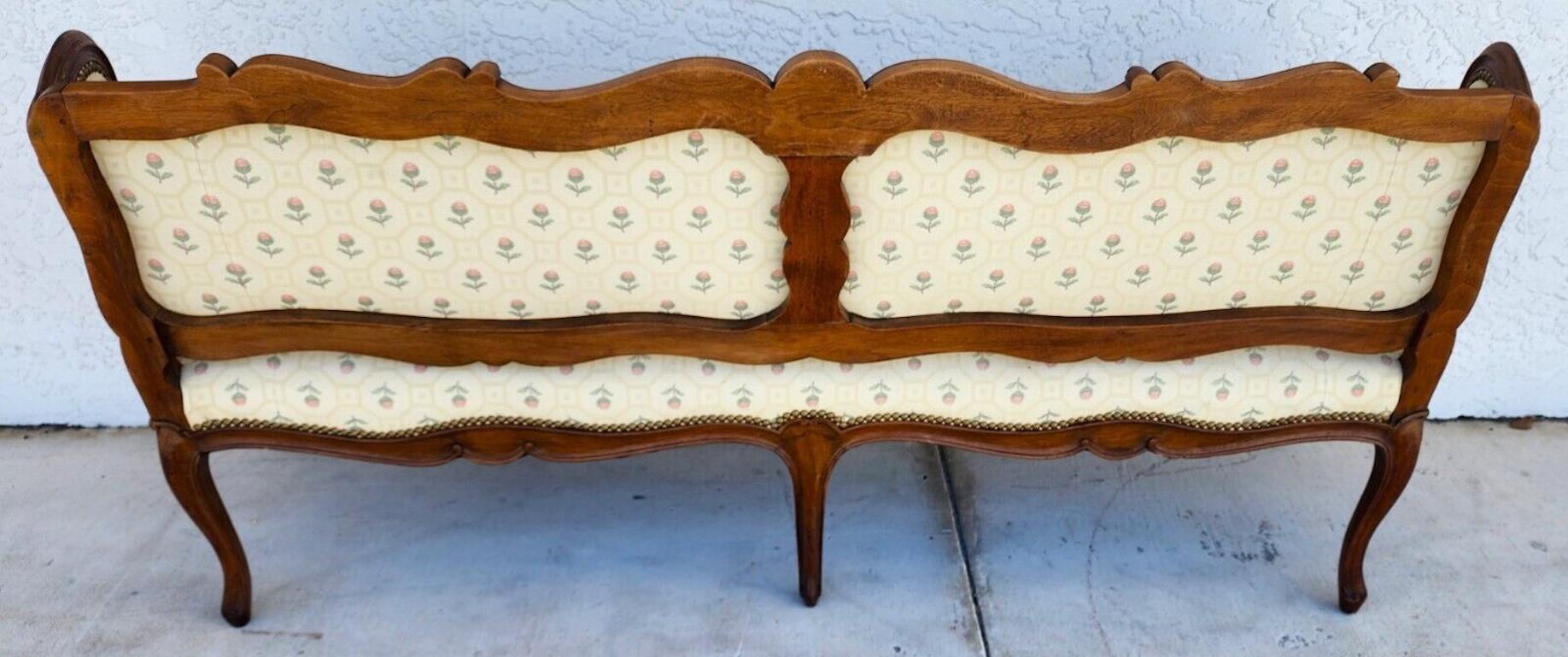 Banc ancien de style Louis XV des années 1800 en vente 7