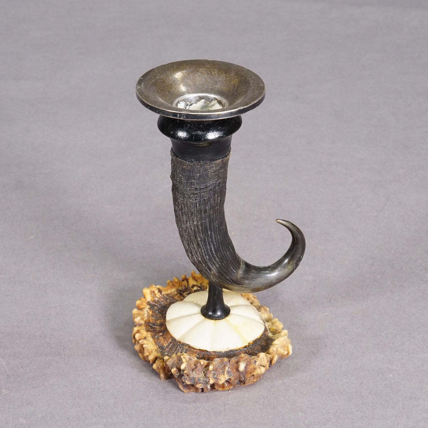 Antiguo Palo de Vela con Cuerno de Gamuza Real, circa 1900s Bosque negro en venta