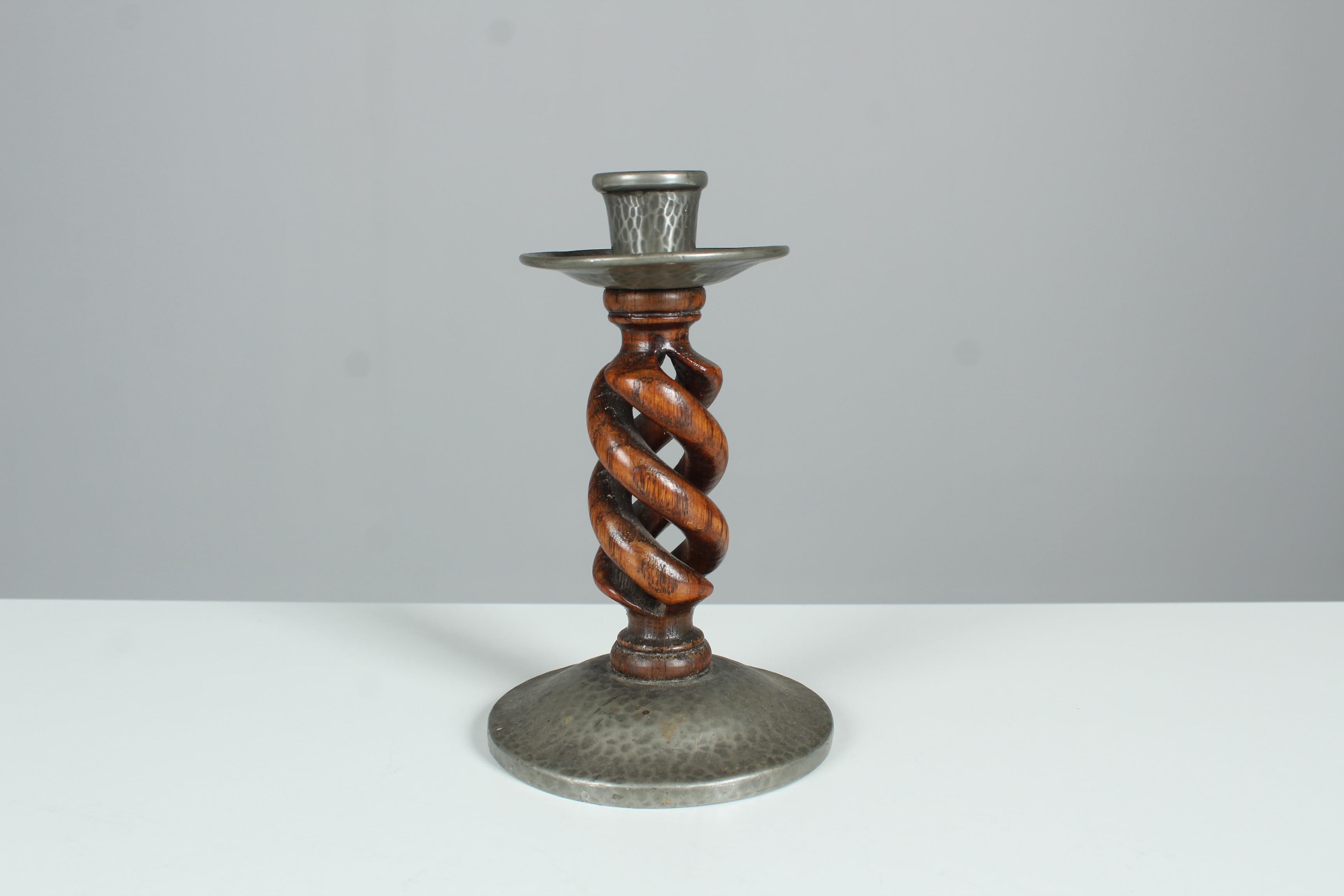 Beautiful antique candlestick, made of pewter and english oak.
Stamped at the bottom 