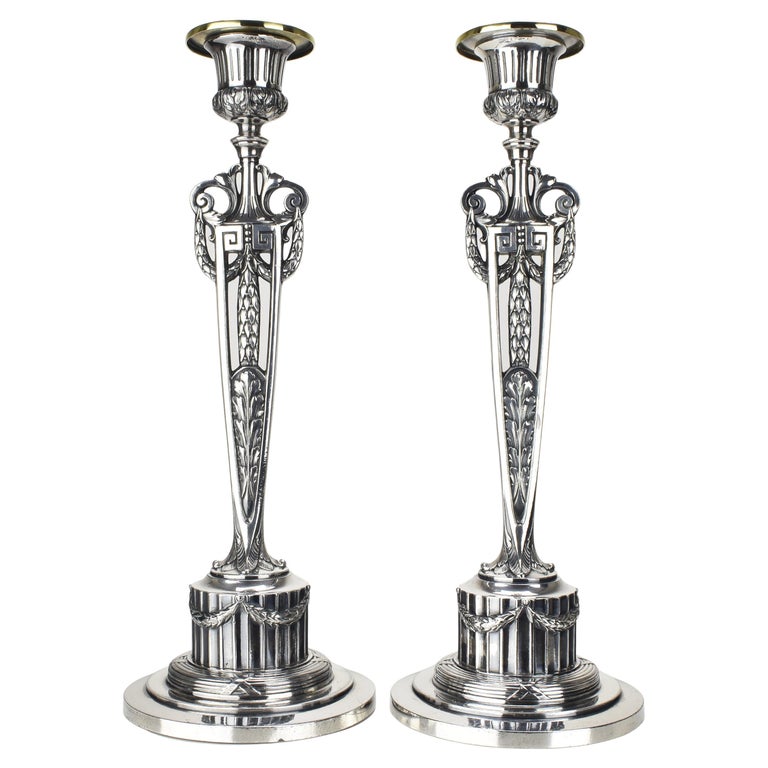 Paire de bougeoirs Art Nouveau en bronze argenté – vers 1900