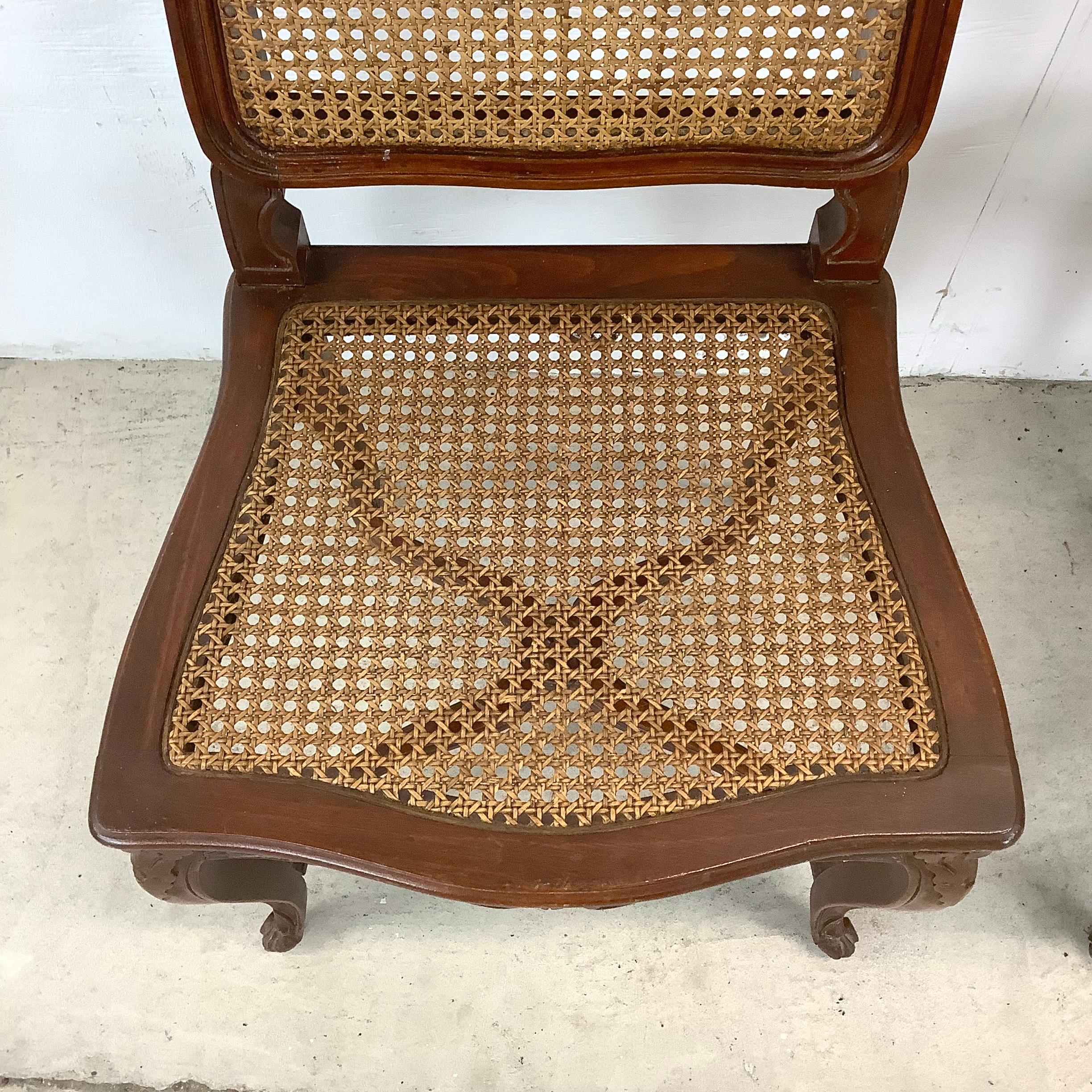 Chaises de salle à manger anciennes à dossier canné de style français - Lot de quatre en vente 6