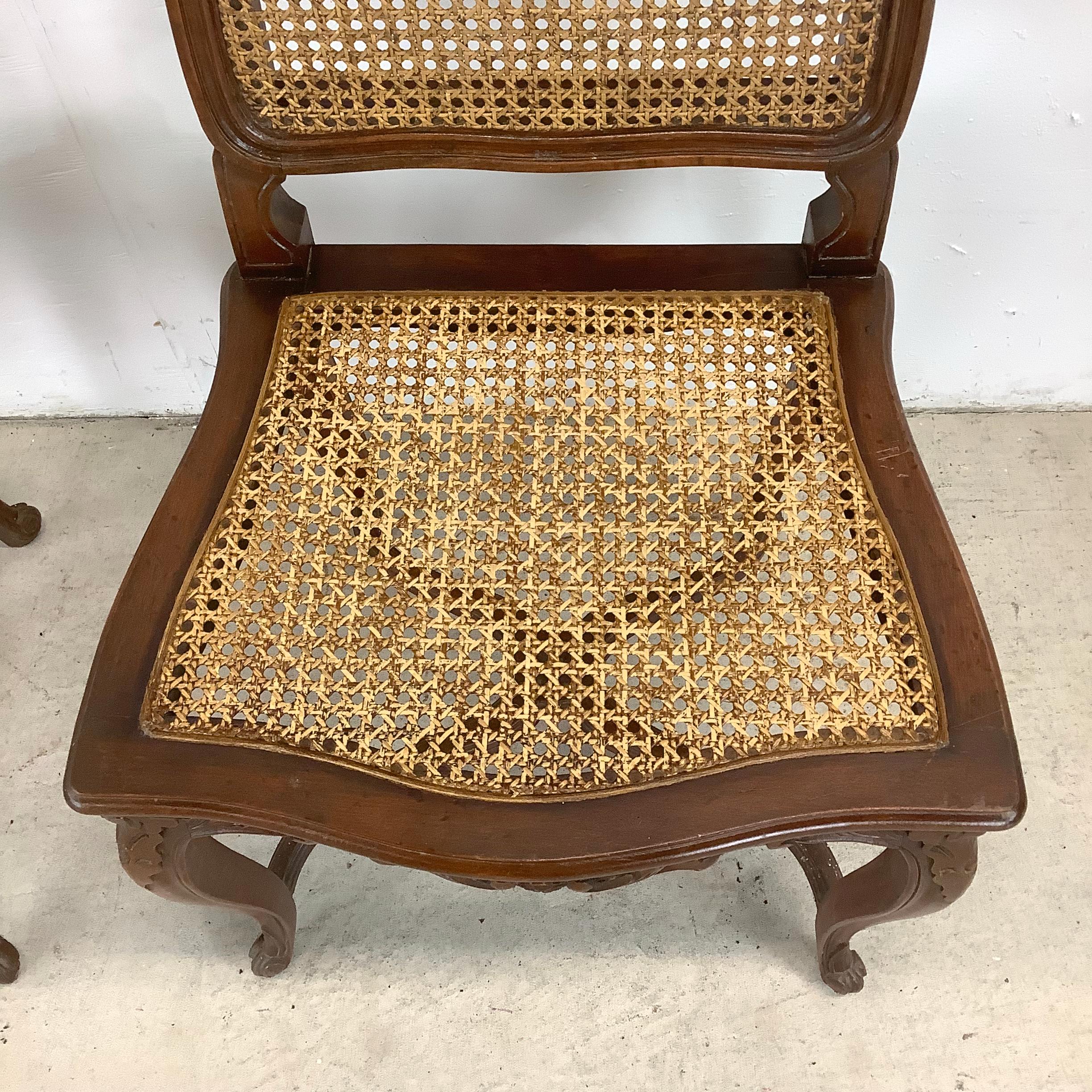 Chaises de salle à manger anciennes à dossier canné de style français - Lot de quatre en vente 8