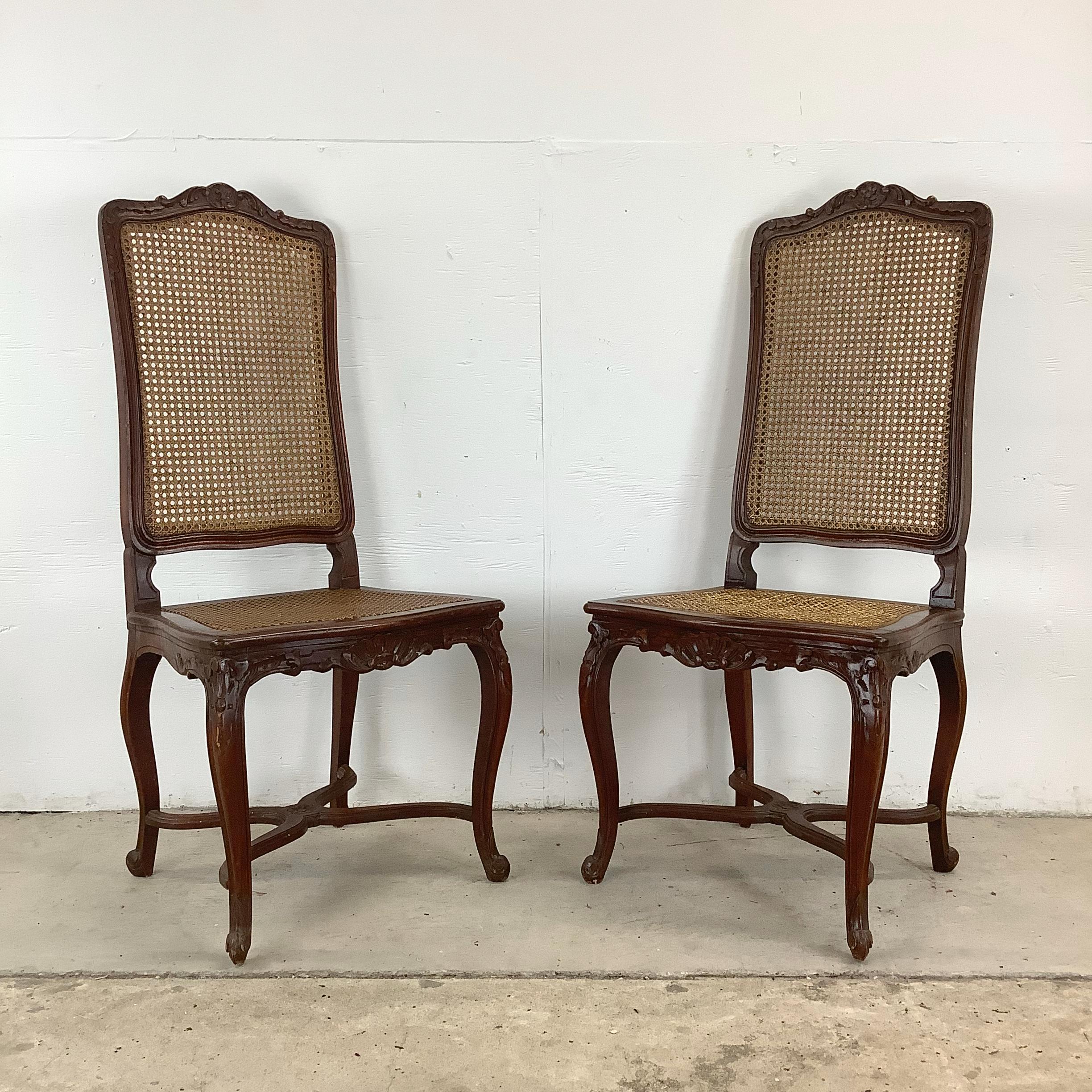 Chaises de salle à manger anciennes à dossier canné de style français - Lot de quatre État moyen - En vente à Trenton, NJ