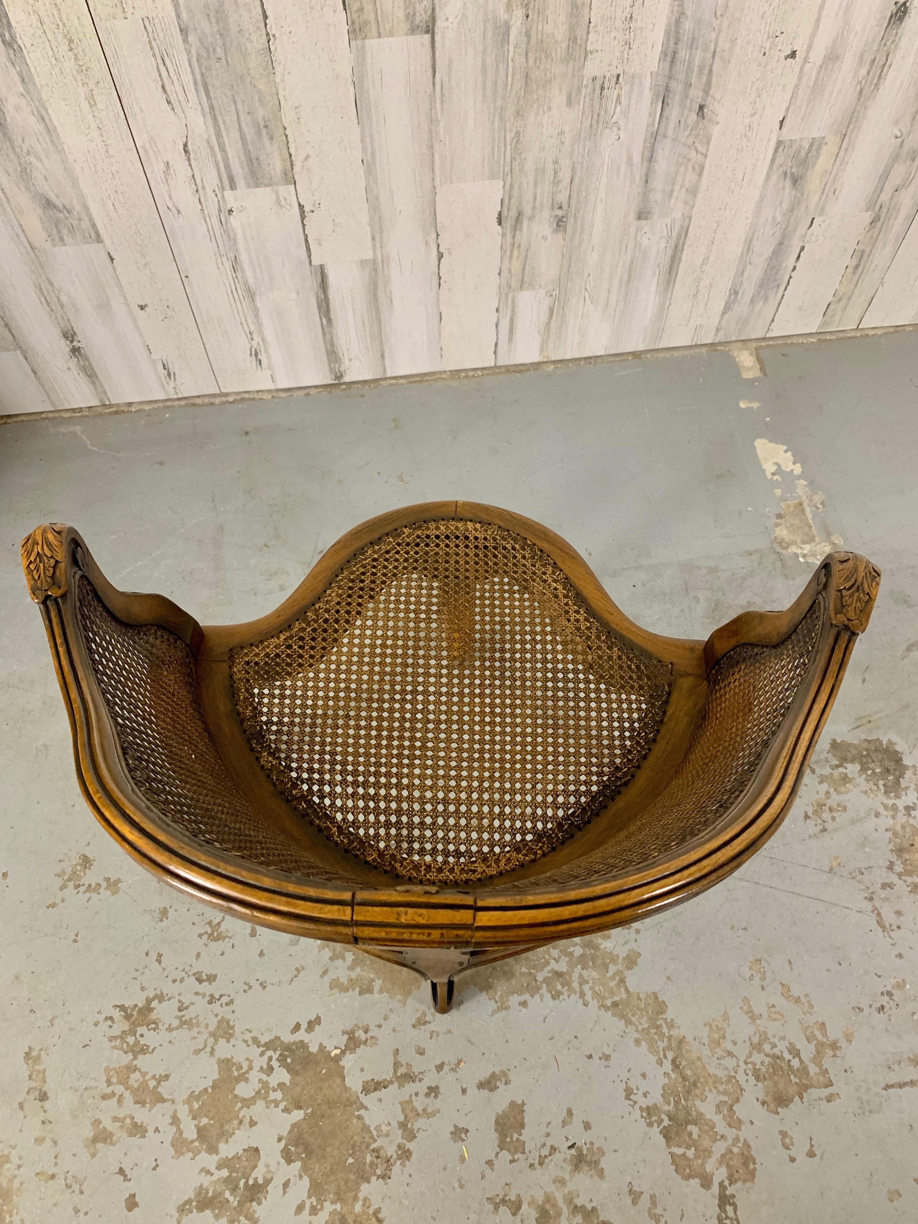 Chaise d'angle en rotin antique en vente 9
