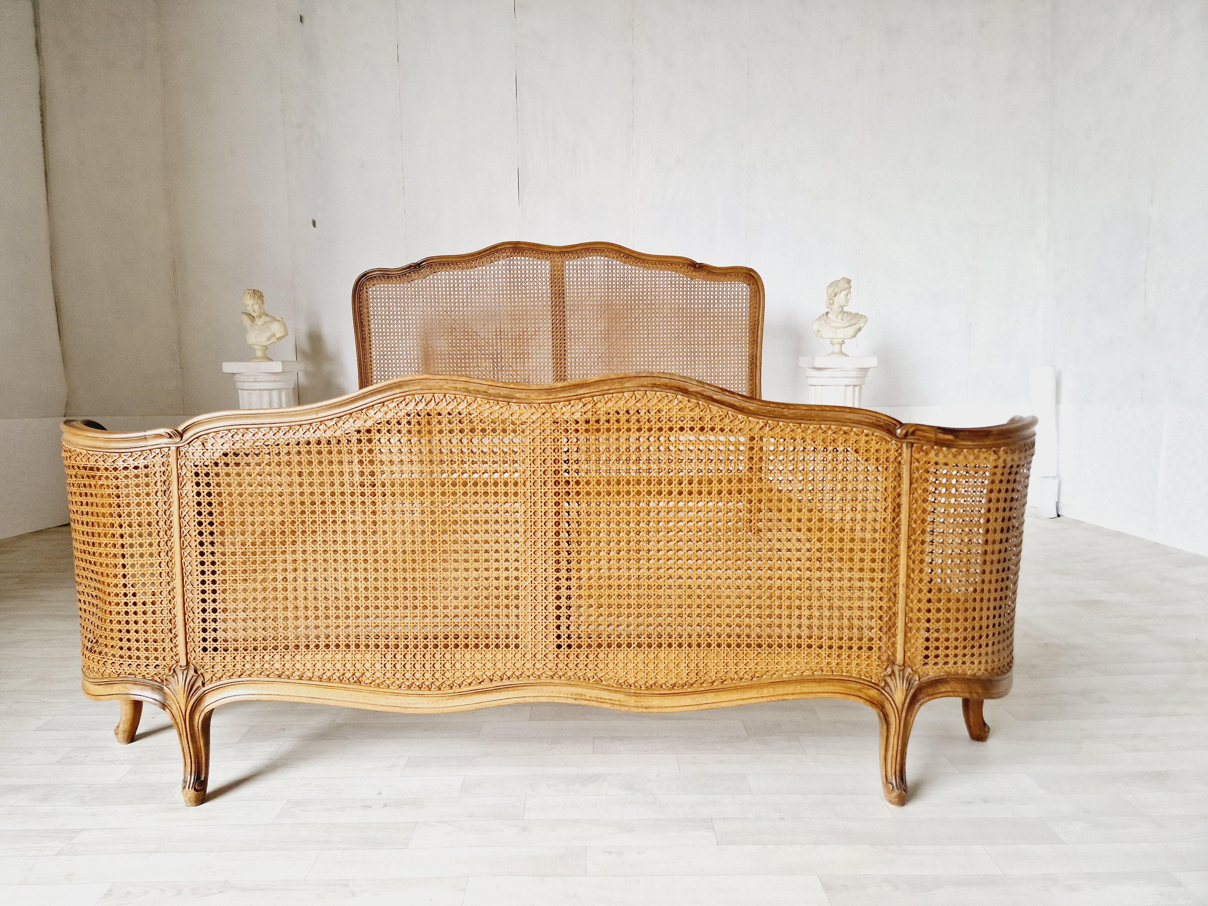 Antique Cane French Bed Corbeille Louis XV Style In Good Condition In Buxton, GB
