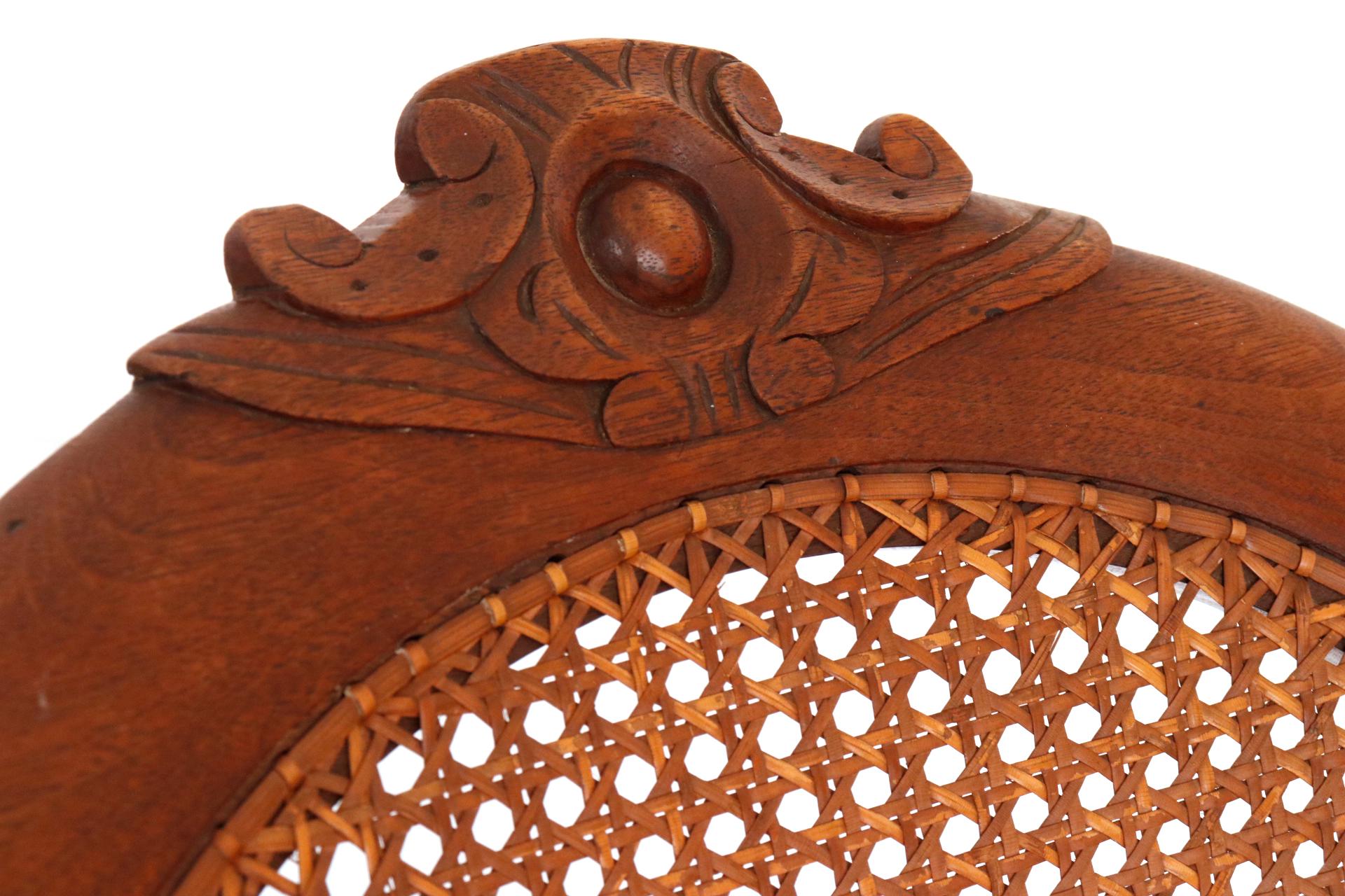 Antiker Schaukelstuhl aus Schilfrohr im Zustand „Gut“ im Angebot in Bradenton, FL