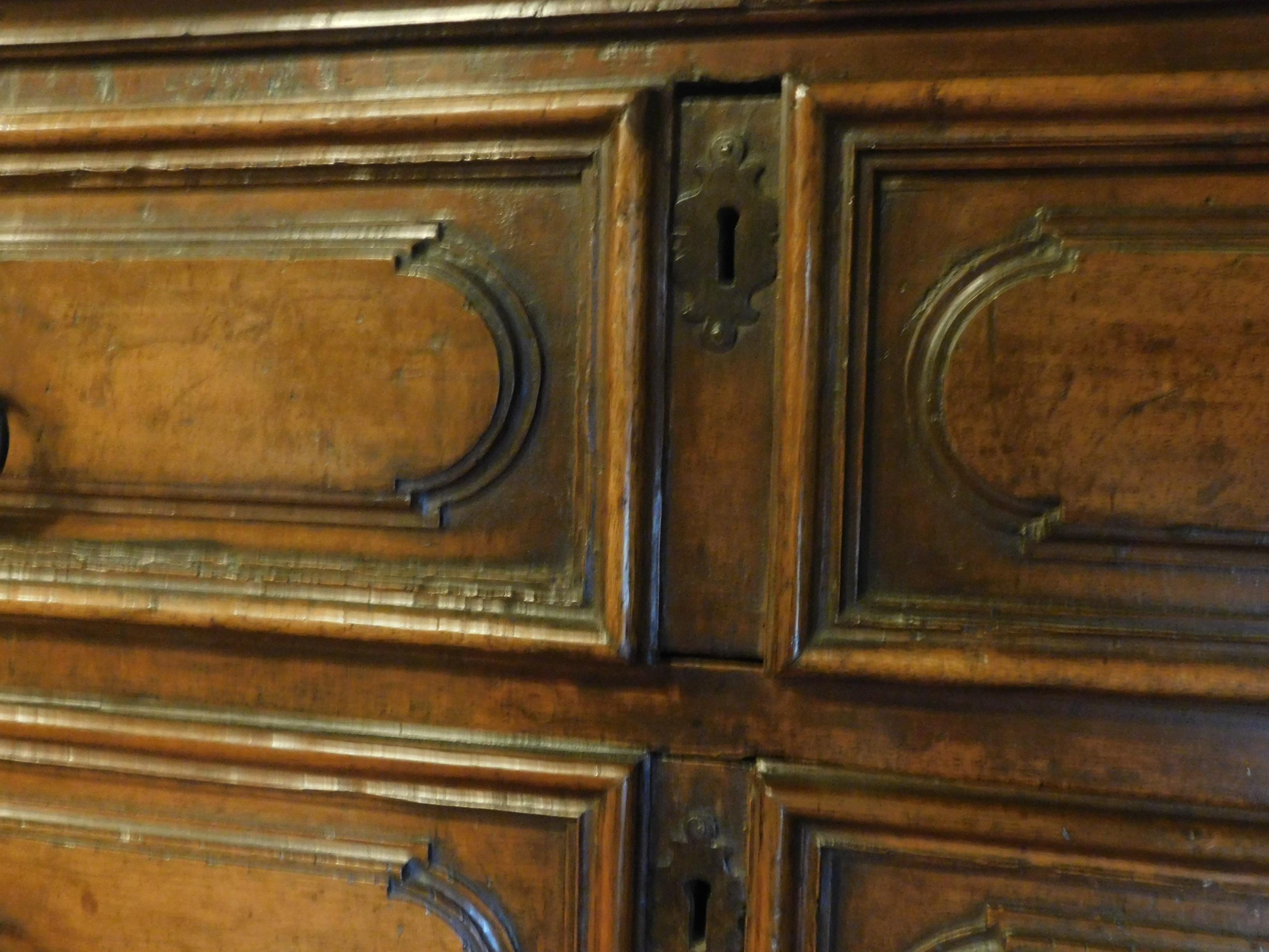 Antique Cantaran, Cabinet with Drawers, Walnut with Bambocci Sculptures, 1600 2