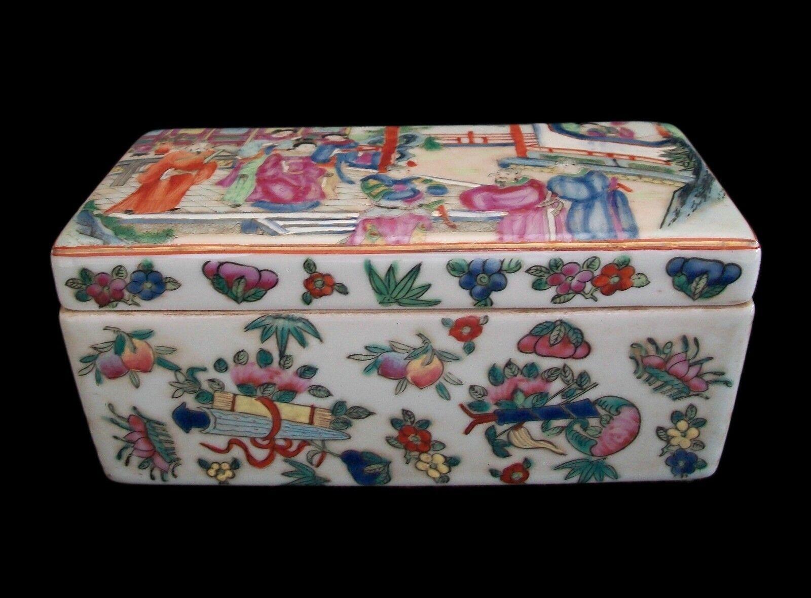 Qing Antique Canton Famille Rose Porcelain Box, Signed, China, Late 19th Century