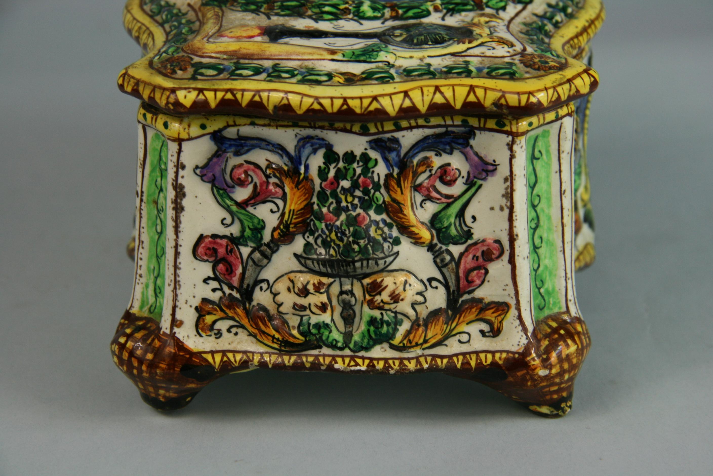 Antique Capo DiMonte Hand Painted Ceramic Box circa 1920's For Sale 2