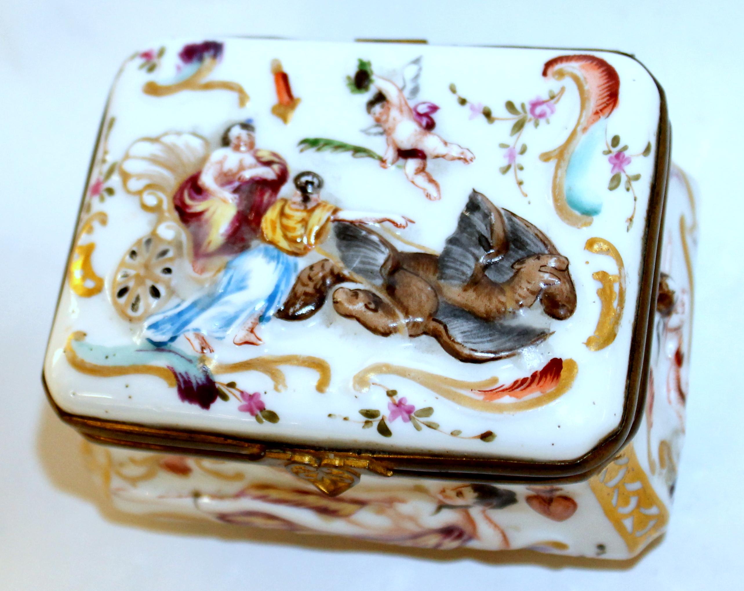 Italian Antique Capodimonte-Type Hand Painted Bas Relief Hinged Box For Sale
