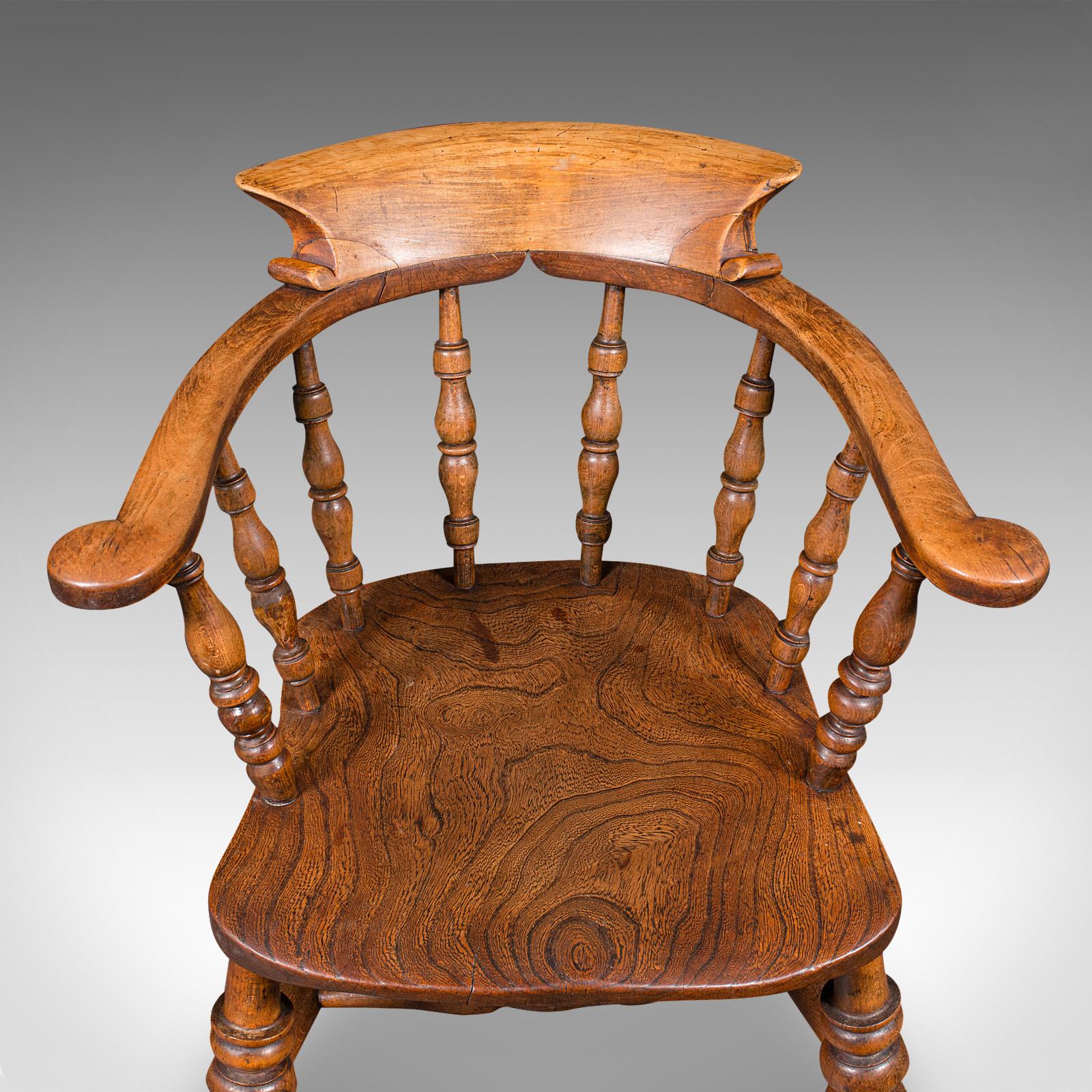 Ancienne chaise de capitaine victorienne anglaise, en orme, hêtre, nœud de fumeur, assise arquée en vente 1
