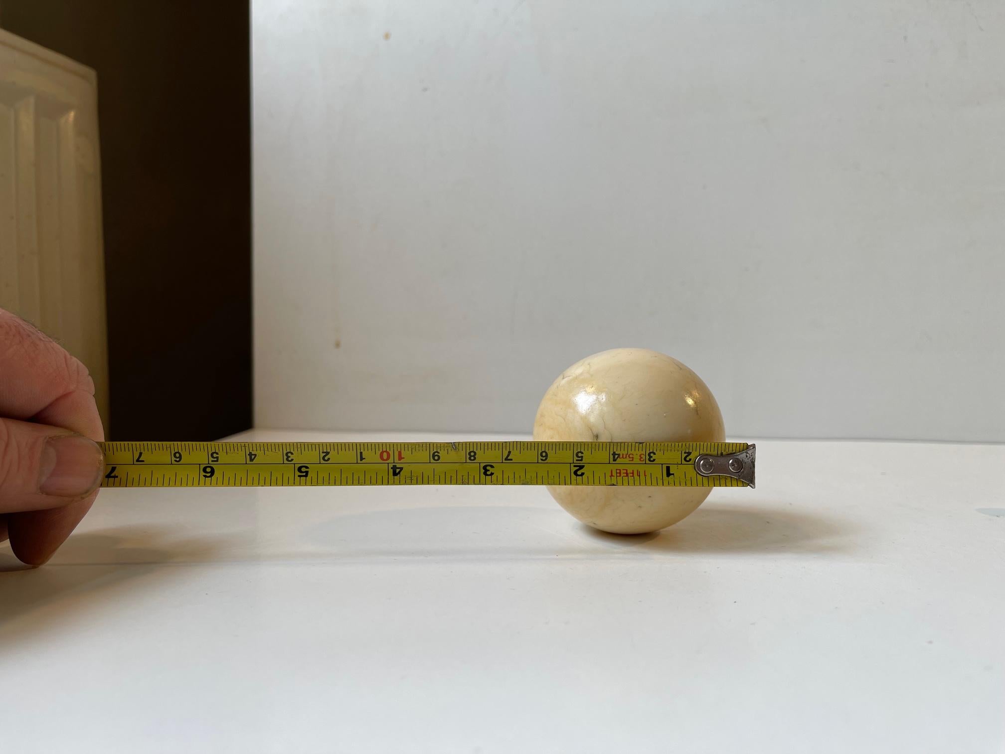 Antique Caram Billiard Cue Ball in Bone, 19th Century, France In Fair Condition In Esbjerg, DK