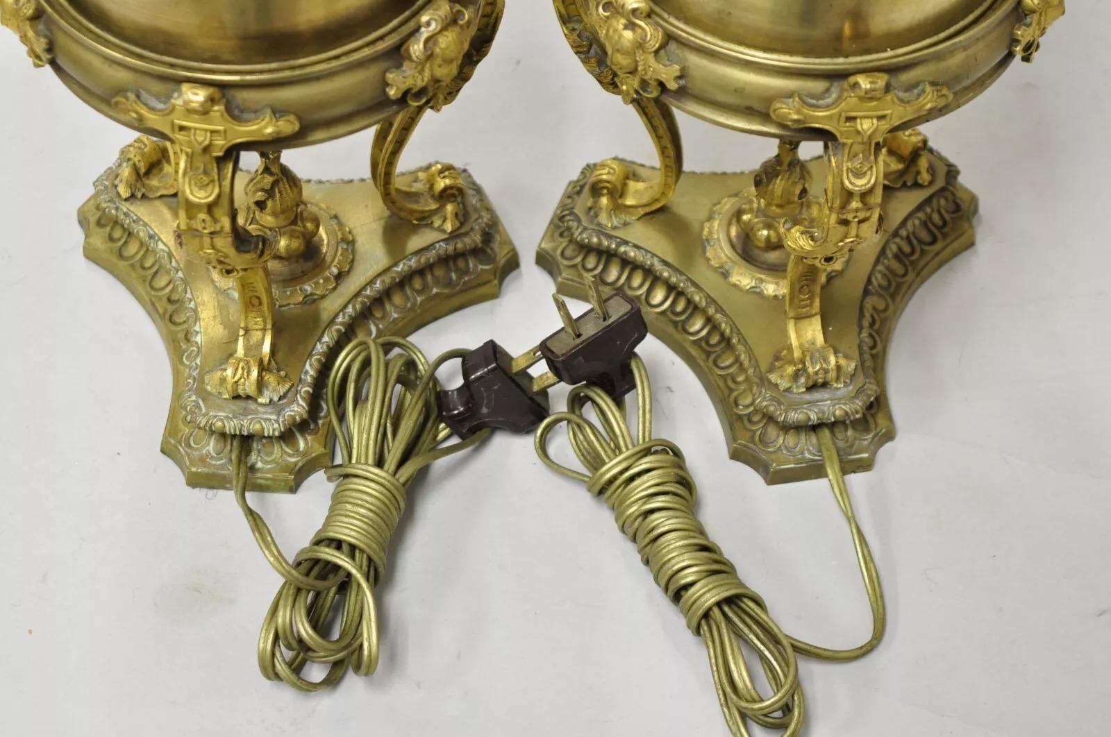 Ancienne lampe de table à huile Carcel Paris French Renaissance en bronze doré - une paire en vente 3