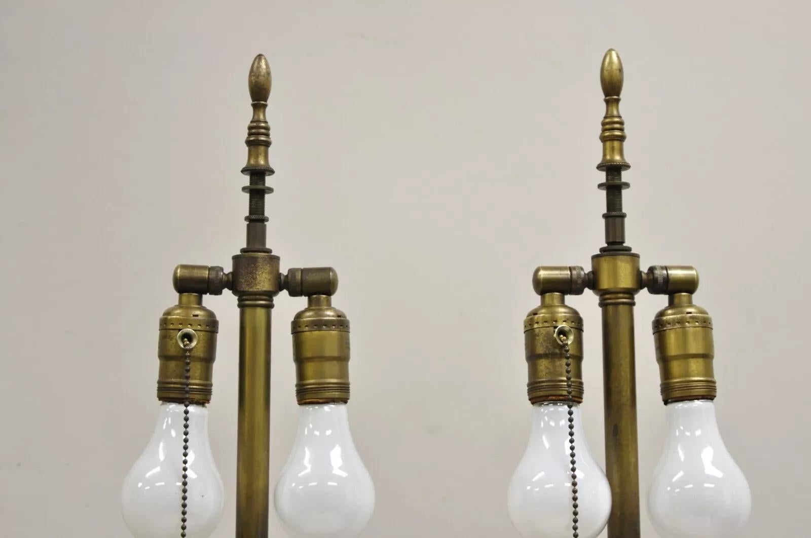 Ancienne lampe de table à huile Carcel Paris French Renaissance en bronze doré - une paire en vente 4