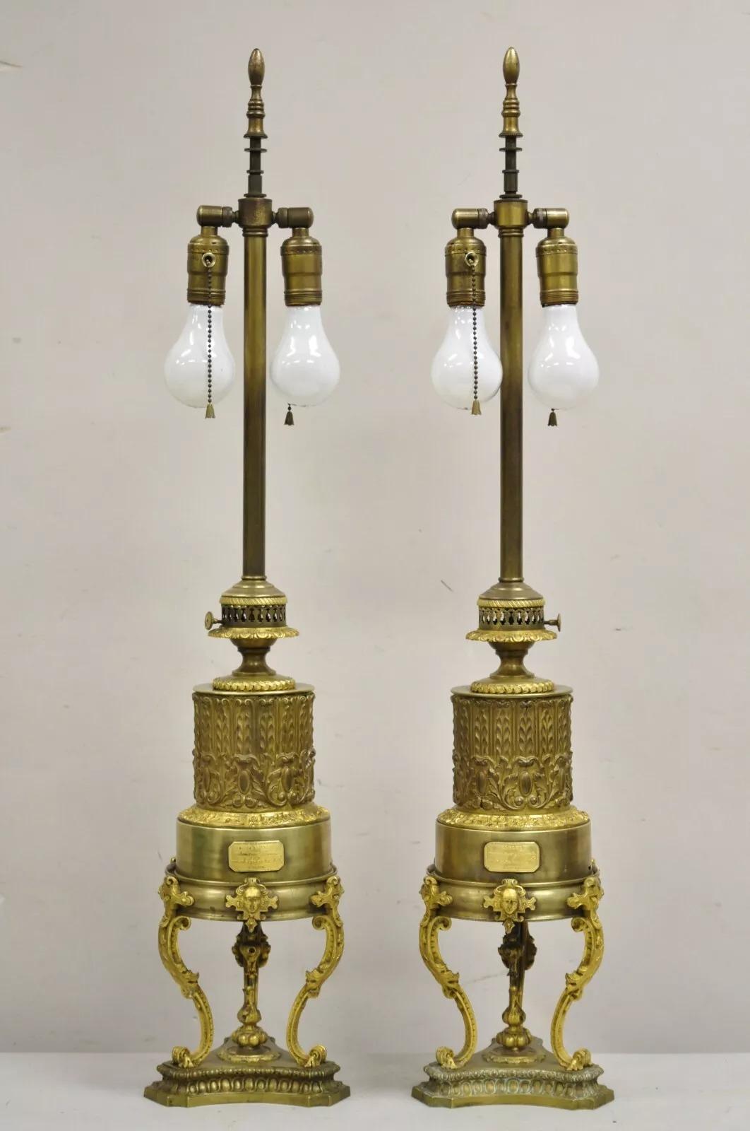 Ancienne lampe de table à huile Carcel Paris French Renaissance en bronze doré - une paire en vente 5